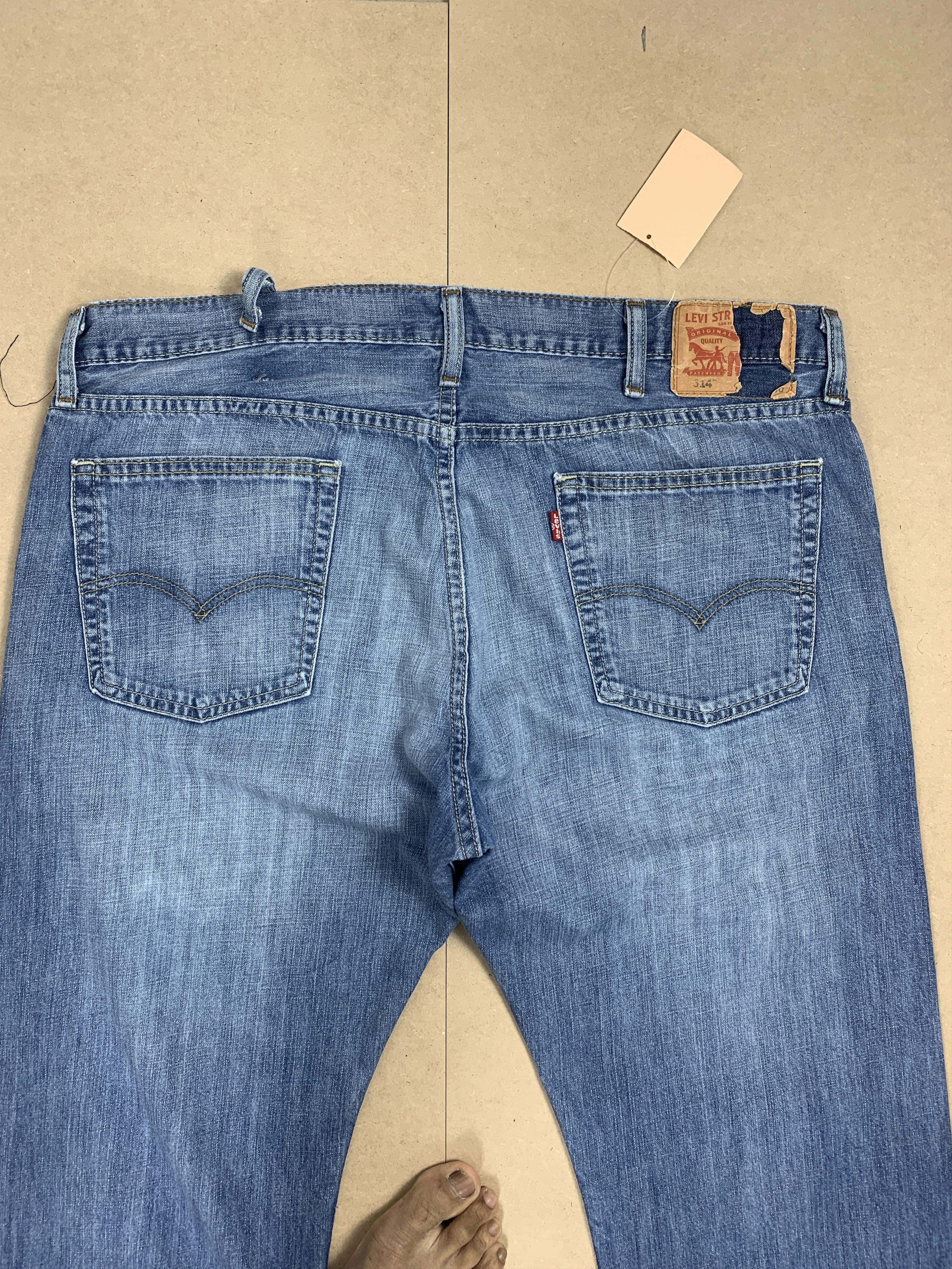 Levi's Vintage LEVI'S 514 Loose Straight Mid Wash Jeans Size US 38 / EU 54 - 6 Thumbnail