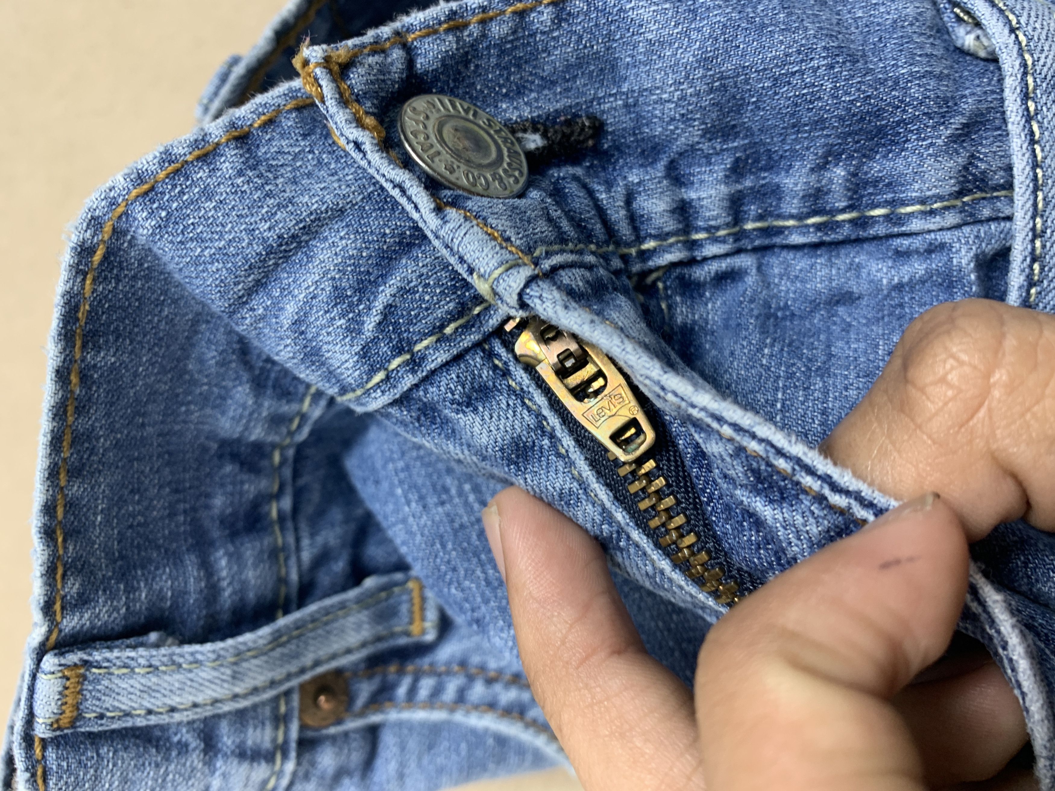 Levi's Vintage LEVI'S 514 Loose Straight Mid Wash Jeans Size US 38 / EU 54 - 20 Thumbnail