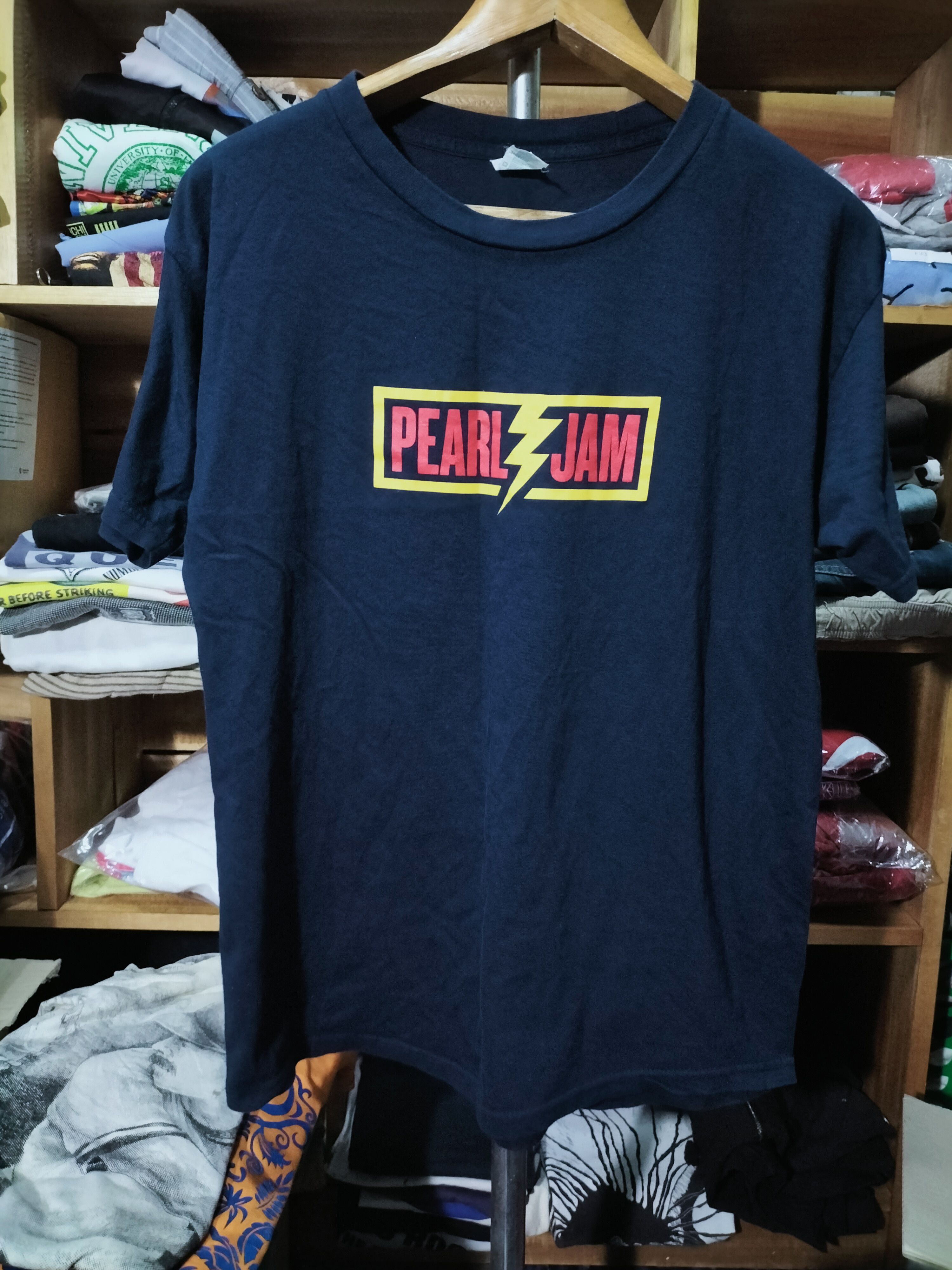 Band Tees Pearl Jam Lightning Bolt tour 2013 bandstees rockwear Size US M / EU 48-50 / 2 - 1 Thumbnail