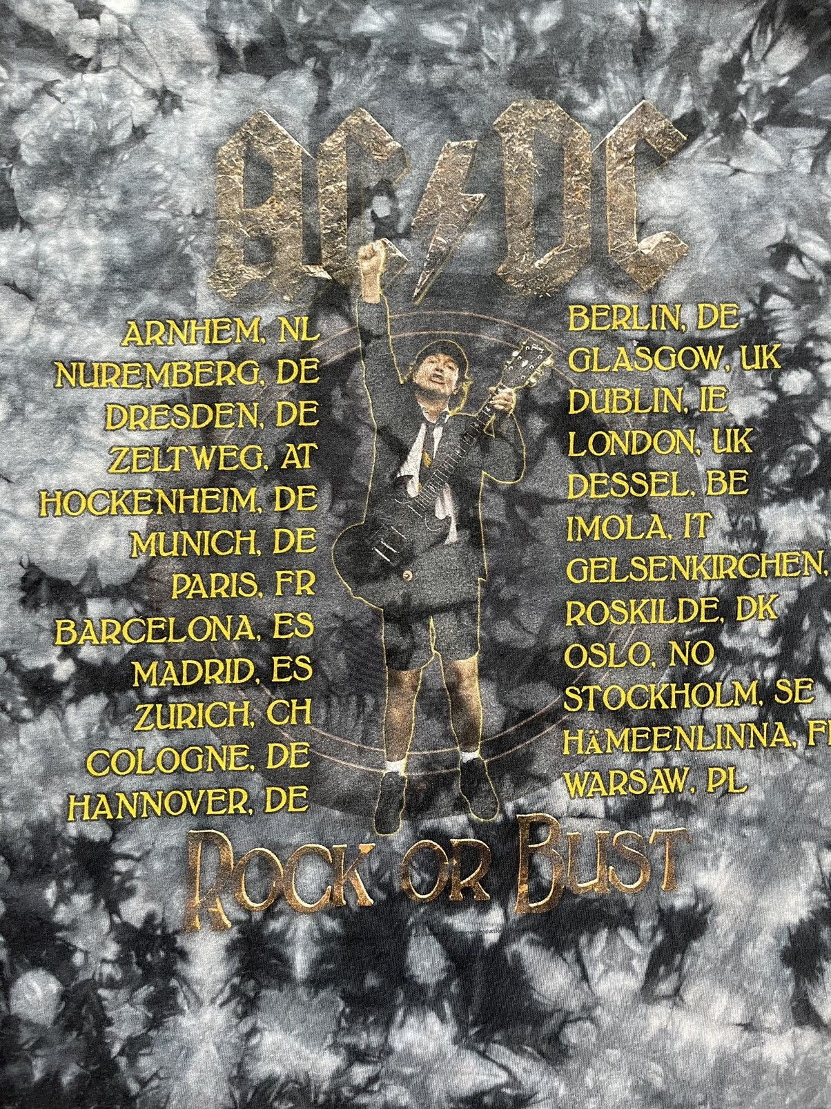 AC/DC × Band Tees Ac/dc Y2K word tour t-shirt Size US XL / EU 56 / 4 - 5 Thumbnail