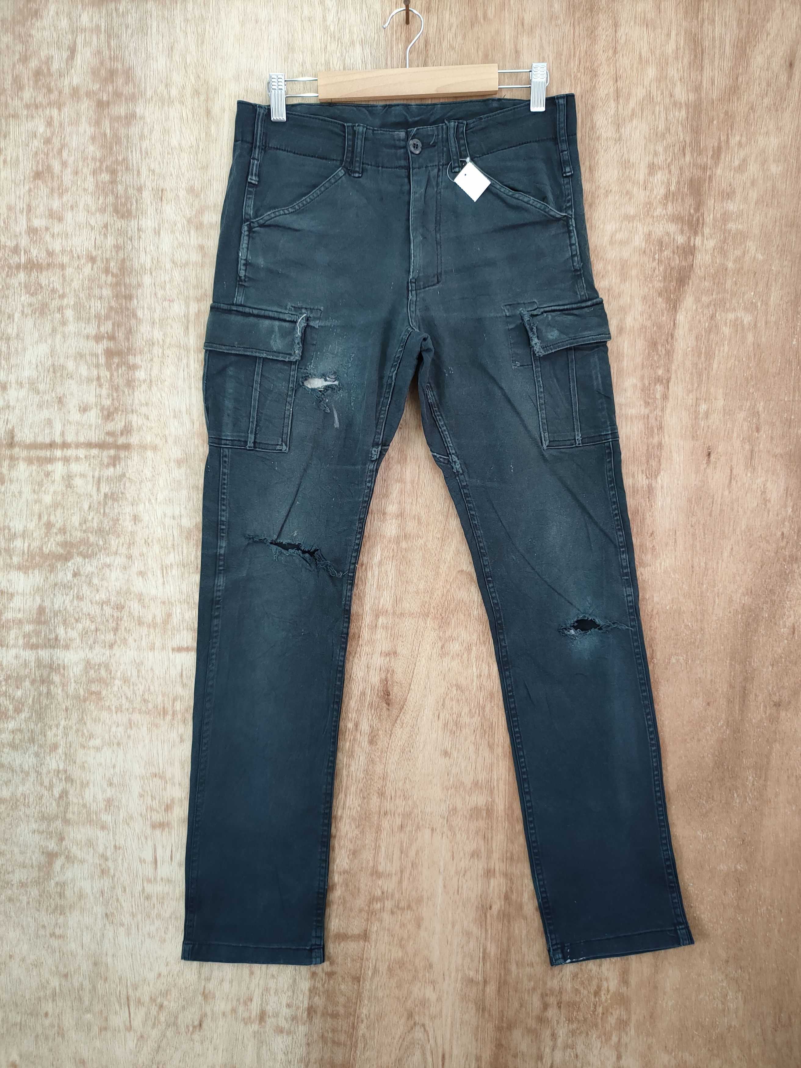 Japanese Brand DLL Glodiotor distressed thrashed cargo pants #46-261t Size US 29 - 1 Thumbnail