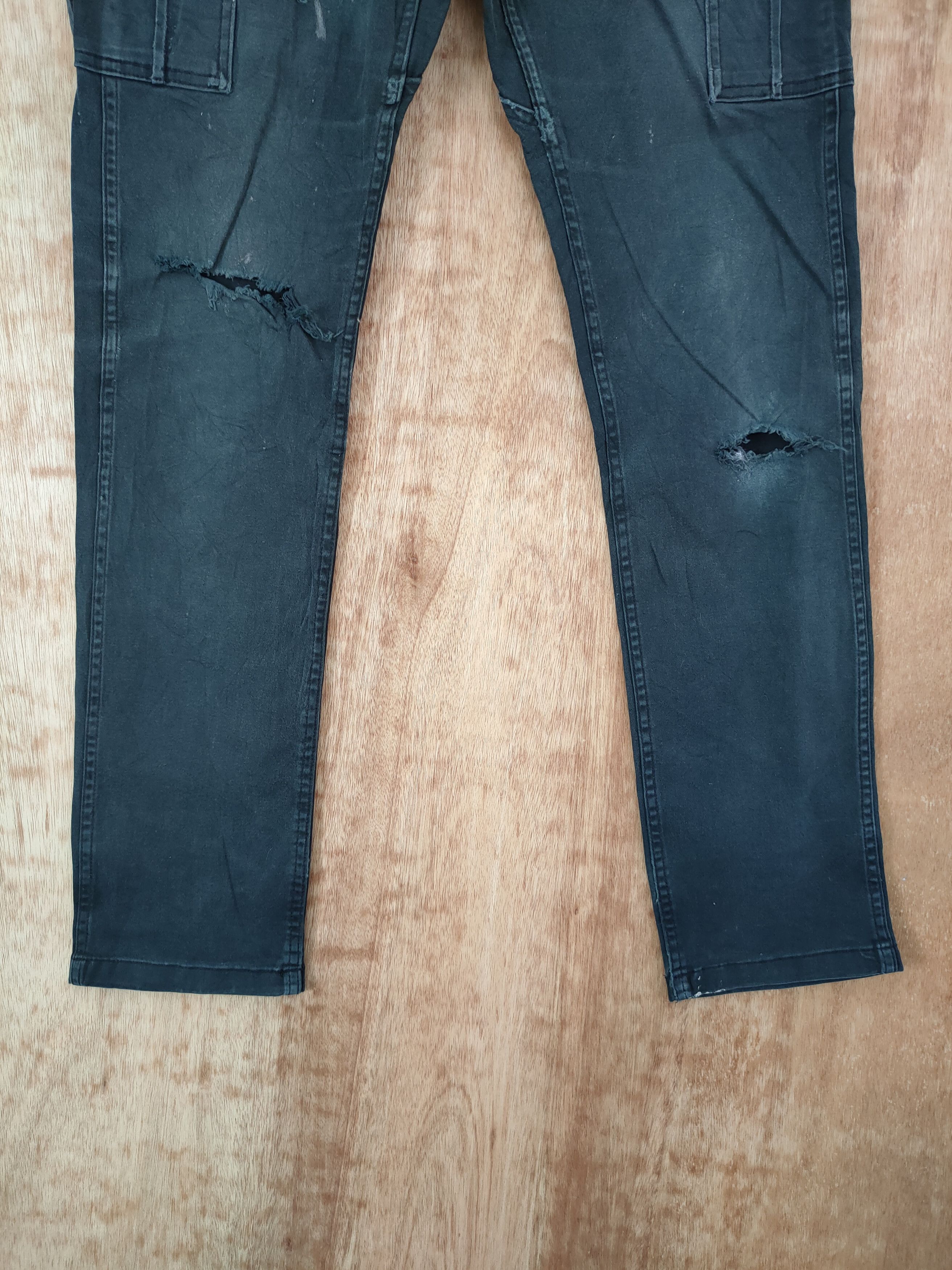 Japanese Brand DLL Glodiotor distressed thrashed cargo pants #46-261t Size US 29 - 2 Thumbnail