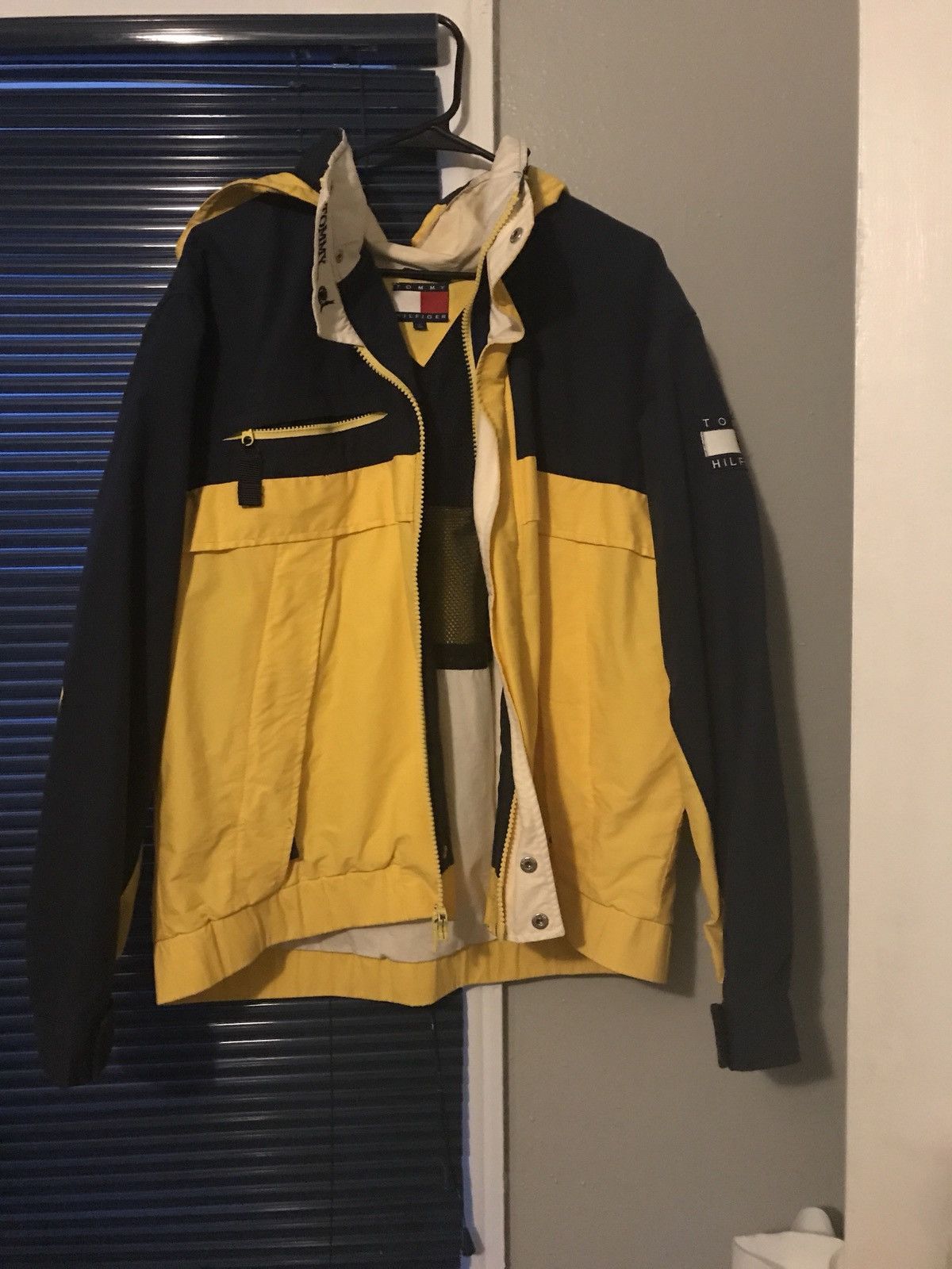 Tommy Hilfiger Tommy Hilfiger Vintage Jacket Size US L / EU 52-54 / 3 - 1 Thumbnail