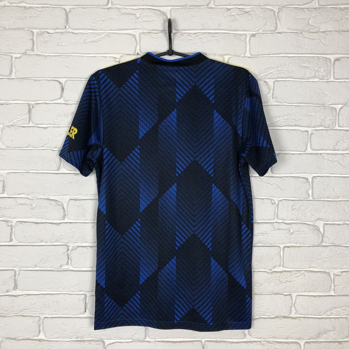 Adidas Manchester United 2021 2022 third soccer jersey Size US S / EU 44-46 / 1 - 4 Thumbnail
