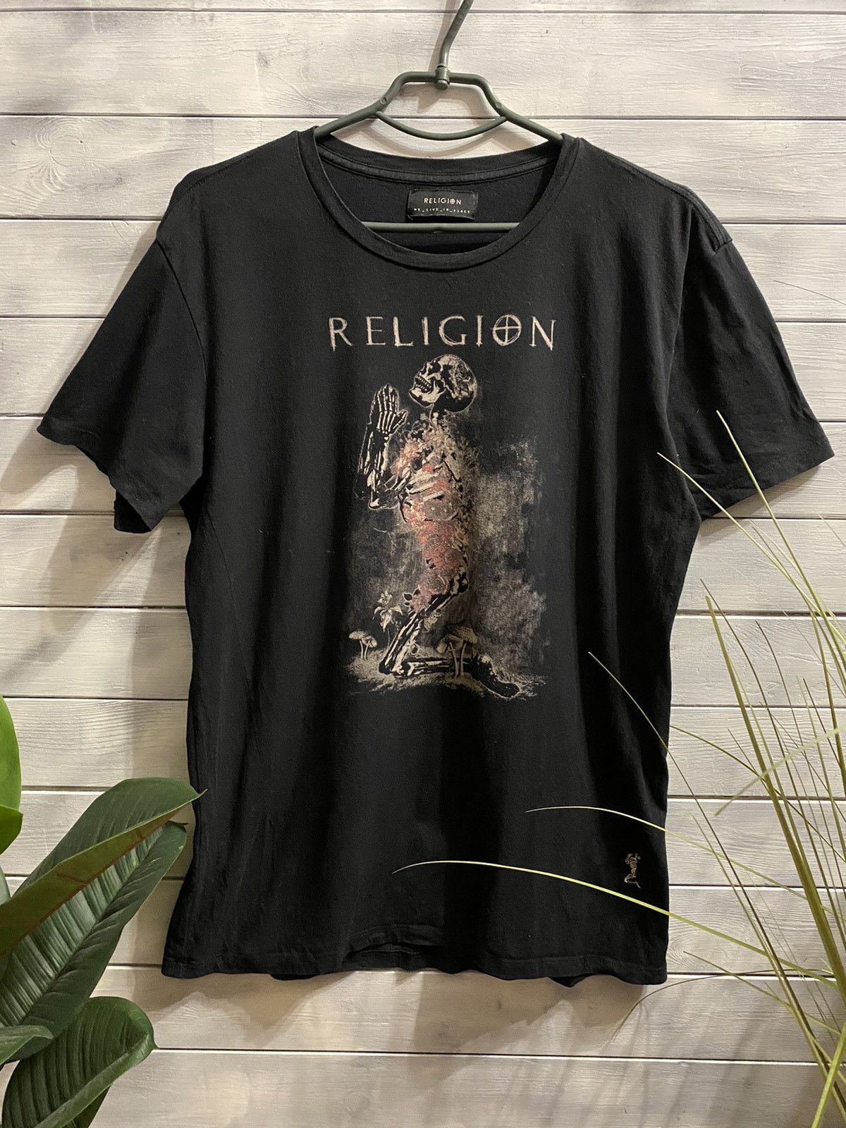 Other Rare T-Shirt Pray Skeleton Religion. Size US L / EU 52-54 / 3 - 1 Thumbnail