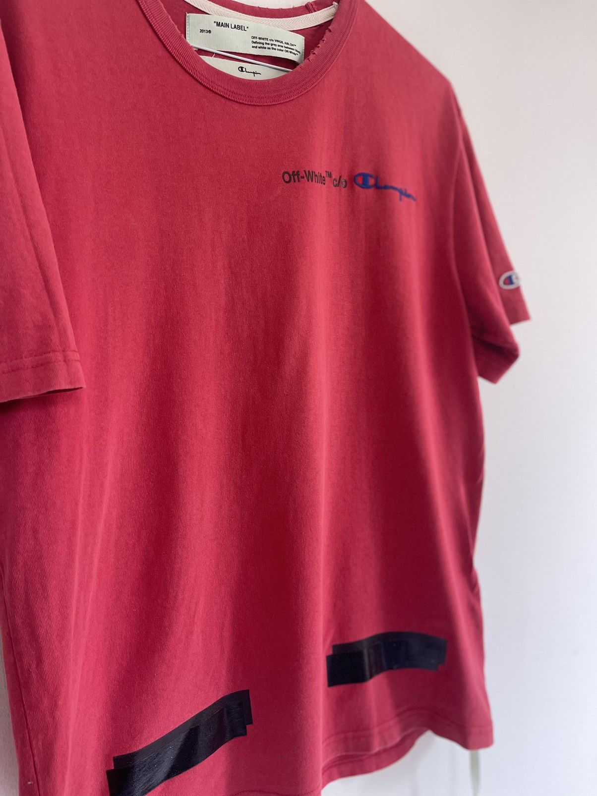 Champion × Off-White Off white x champion Red TEE Size US M / EU 48-50 / 2 - 4 Thumbnail