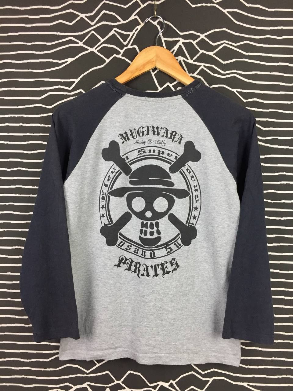 Anime Vtg Anime One Piece Mugiwara Pirates Raglan Tee Size US S / EU 44-46 / 1 - 3 Thumbnail