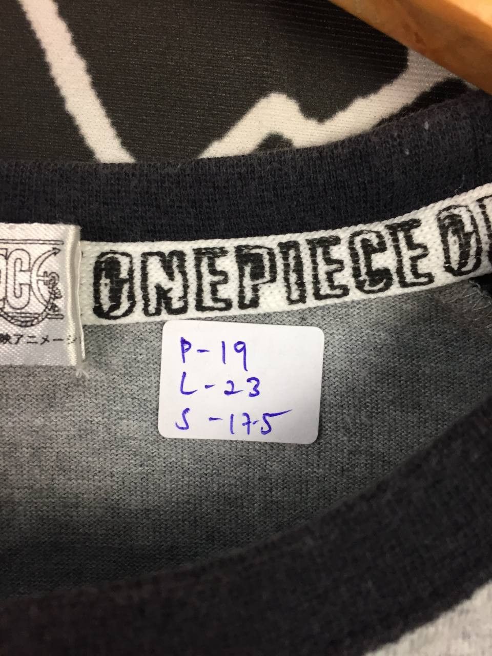Anime Vtg Anime One Piece Mugiwara Pirates Raglan Tee Size US S / EU 44-46 / 1 - 9 Thumbnail