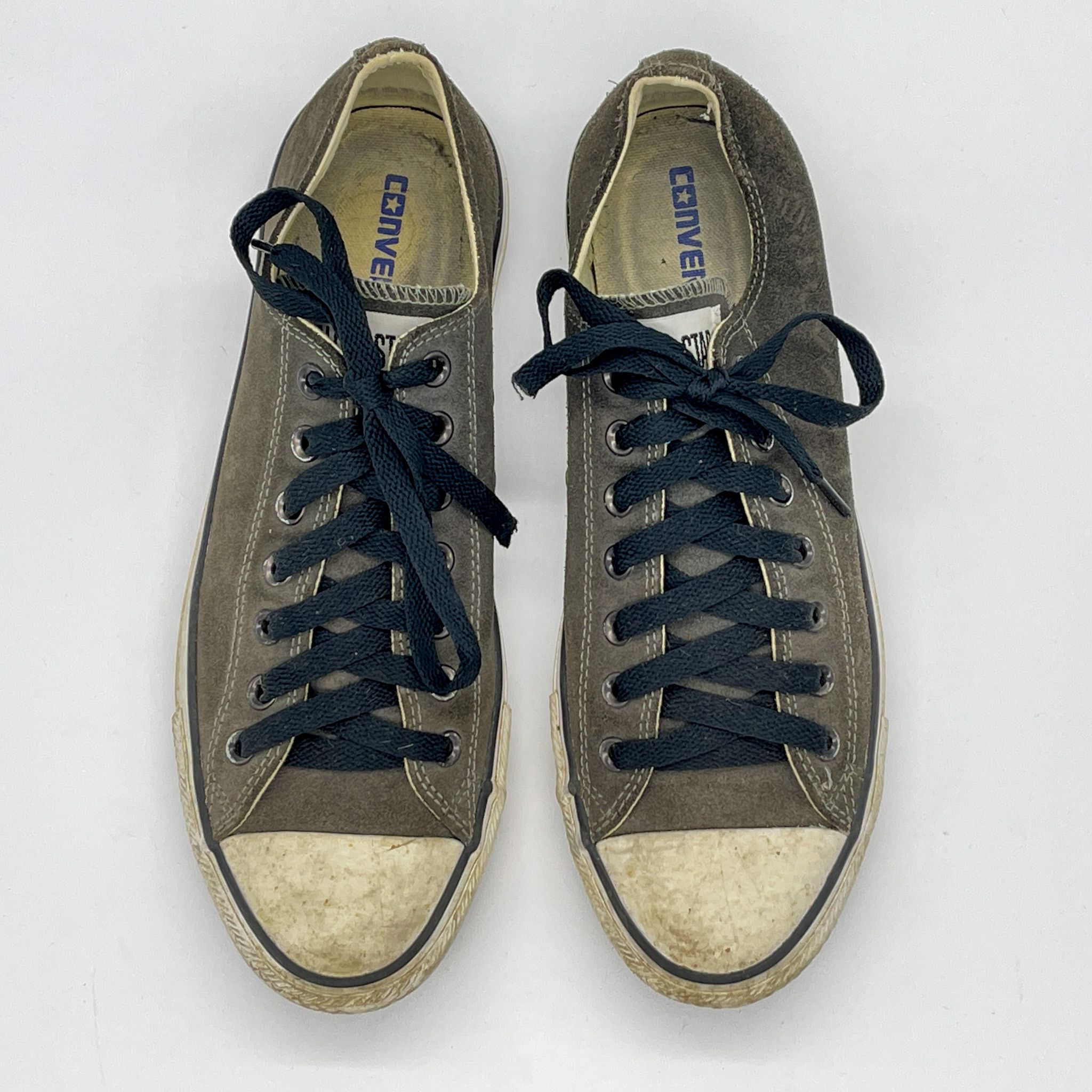 Chuck Taylor All Stars Suede Low Top in Grey