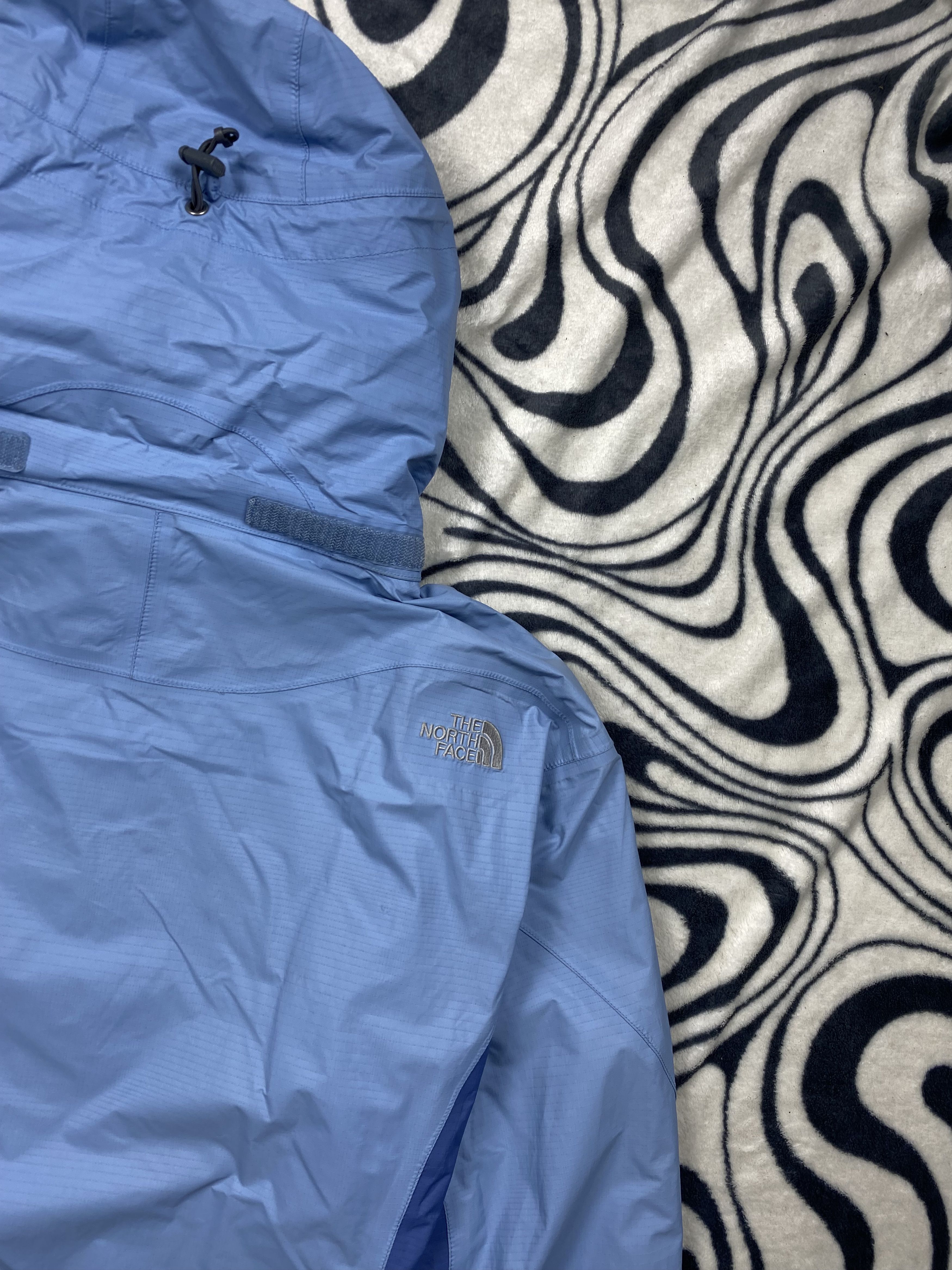 The North Face × Vintage The North Face WMNS Waterproof Jacket TNF Size XL / US 12-14 / IT 48-50 - 9 Thumbnail