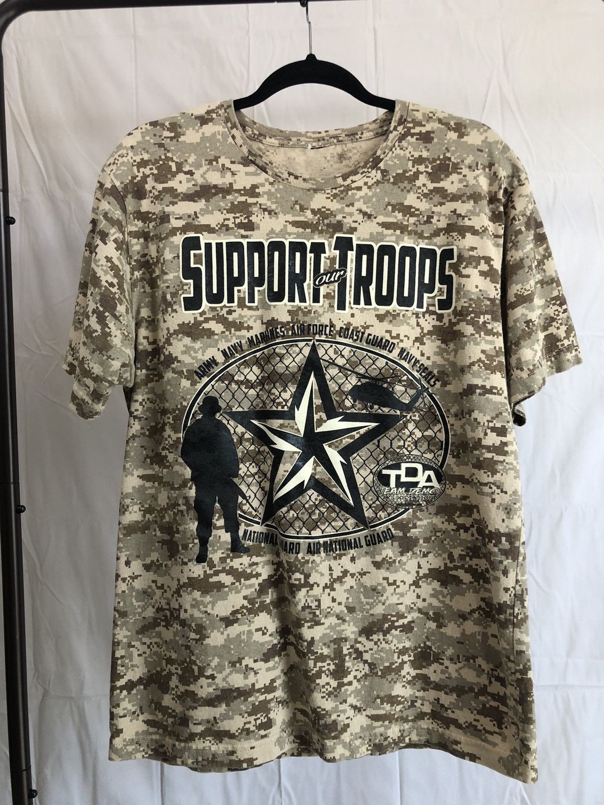 Vintage Vintage Y2K US Military Team Demo Derby Digital Camo Tee Size US L / EU 52-54 / 3 - 1 Thumbnail