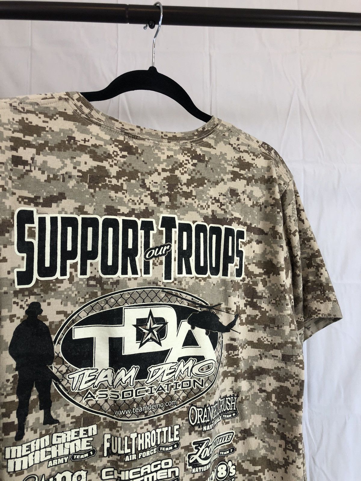 Vintage Vintage Y2K US Military Team Demo Derby Digital Camo Tee Size US L / EU 52-54 / 3 - 7 Thumbnail