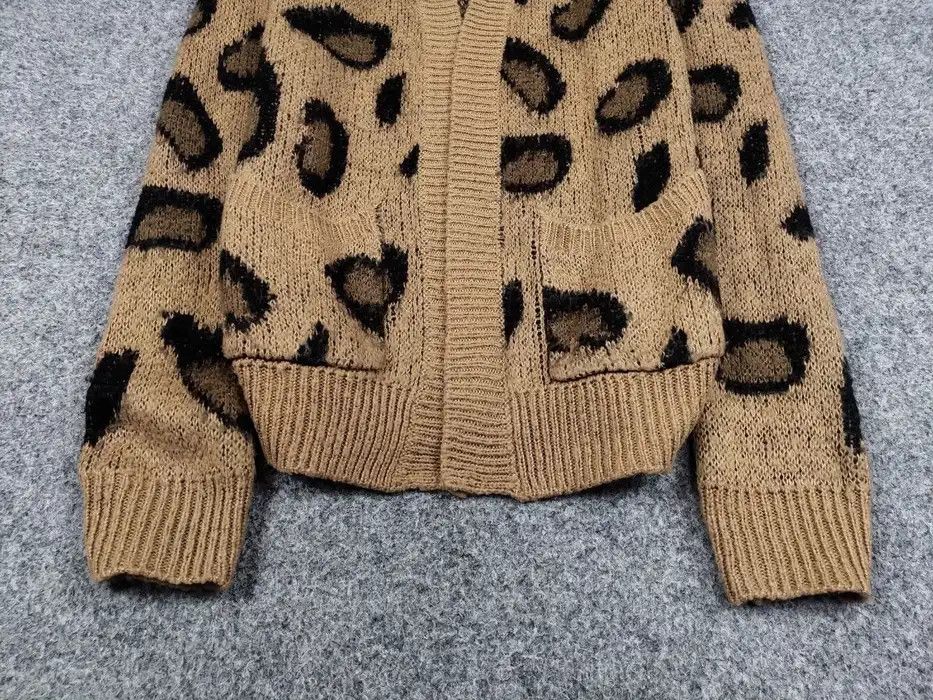 Japanese Brand Vintage 90s Japanese Cardigan Mohair Style leopard Pattern Size S / US 4 / IT 40 - 4 Thumbnail