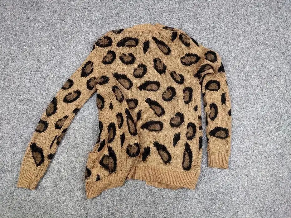 Japanese Brand Vintage 90s Japanese Cardigan Mohair Style leopard Pattern Size S / US 4 / IT 40 - 7 Thumbnail