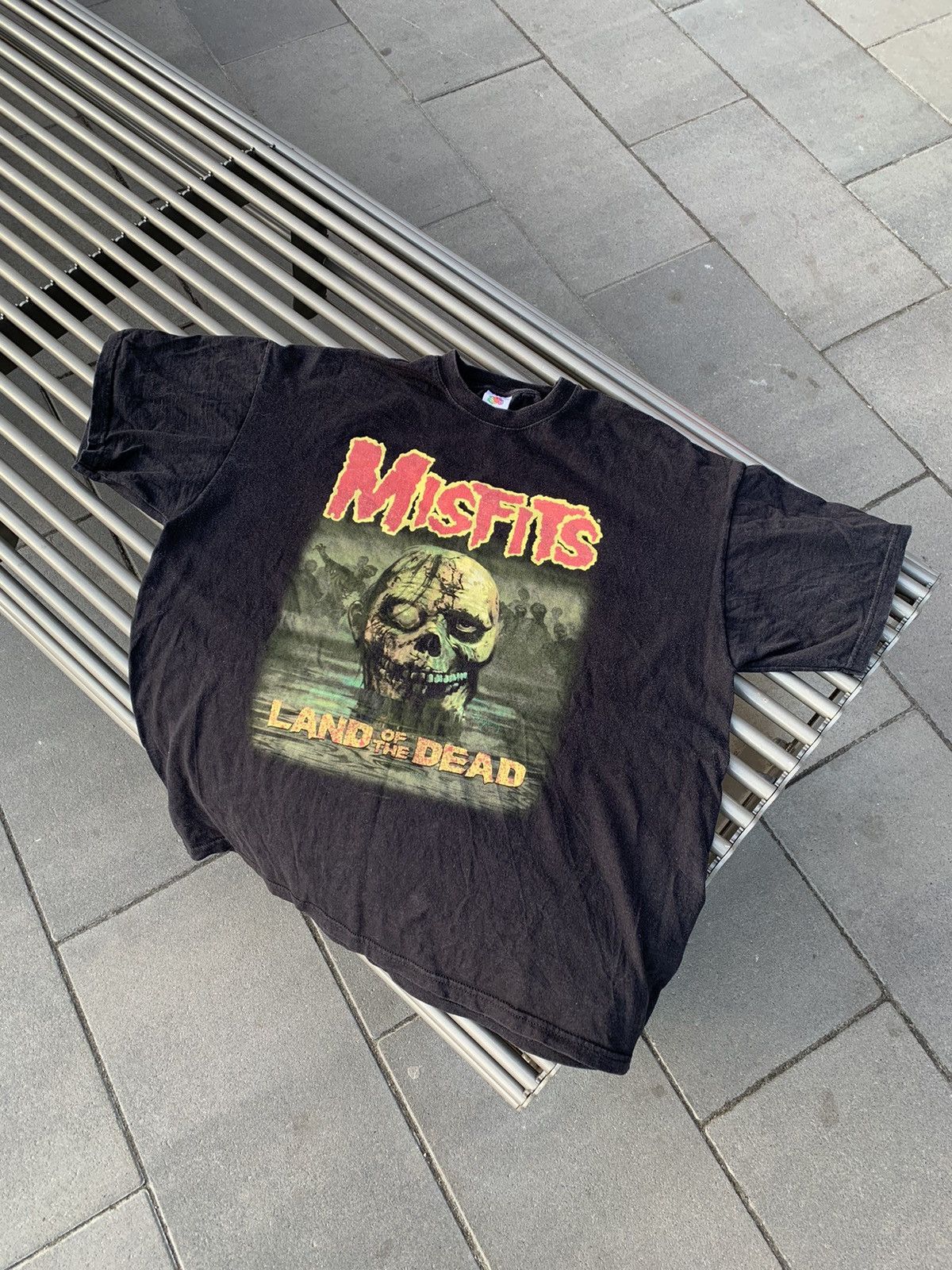 Band Tees × Misfits × Vintage Vintage Misfits Land Of The Dead Rock Band Shirt Size US XXL / EU 58 / 5 - 1 Thumbnail
