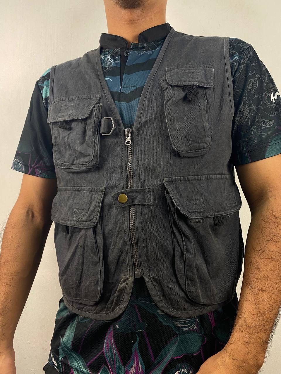 Japanese Brand Vintage Japanese brand denim hunting vest jacket faded wash Size US M / EU 48-50 / 2 - 1 Thumbnail