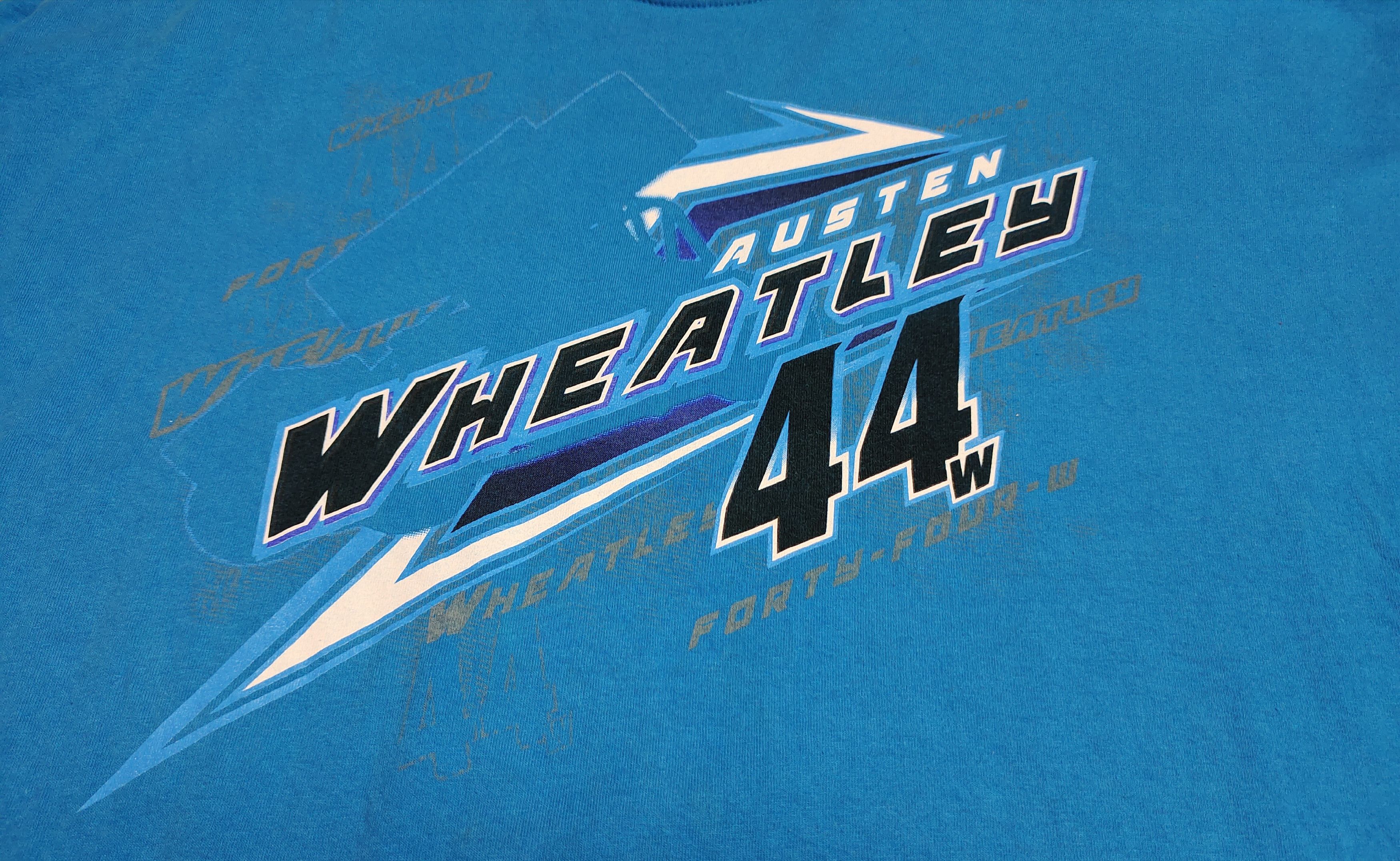 Gildan Austen Wheatley 44W tshirt Size US XXL / EU 58 / 5 - 4 Thumbnail