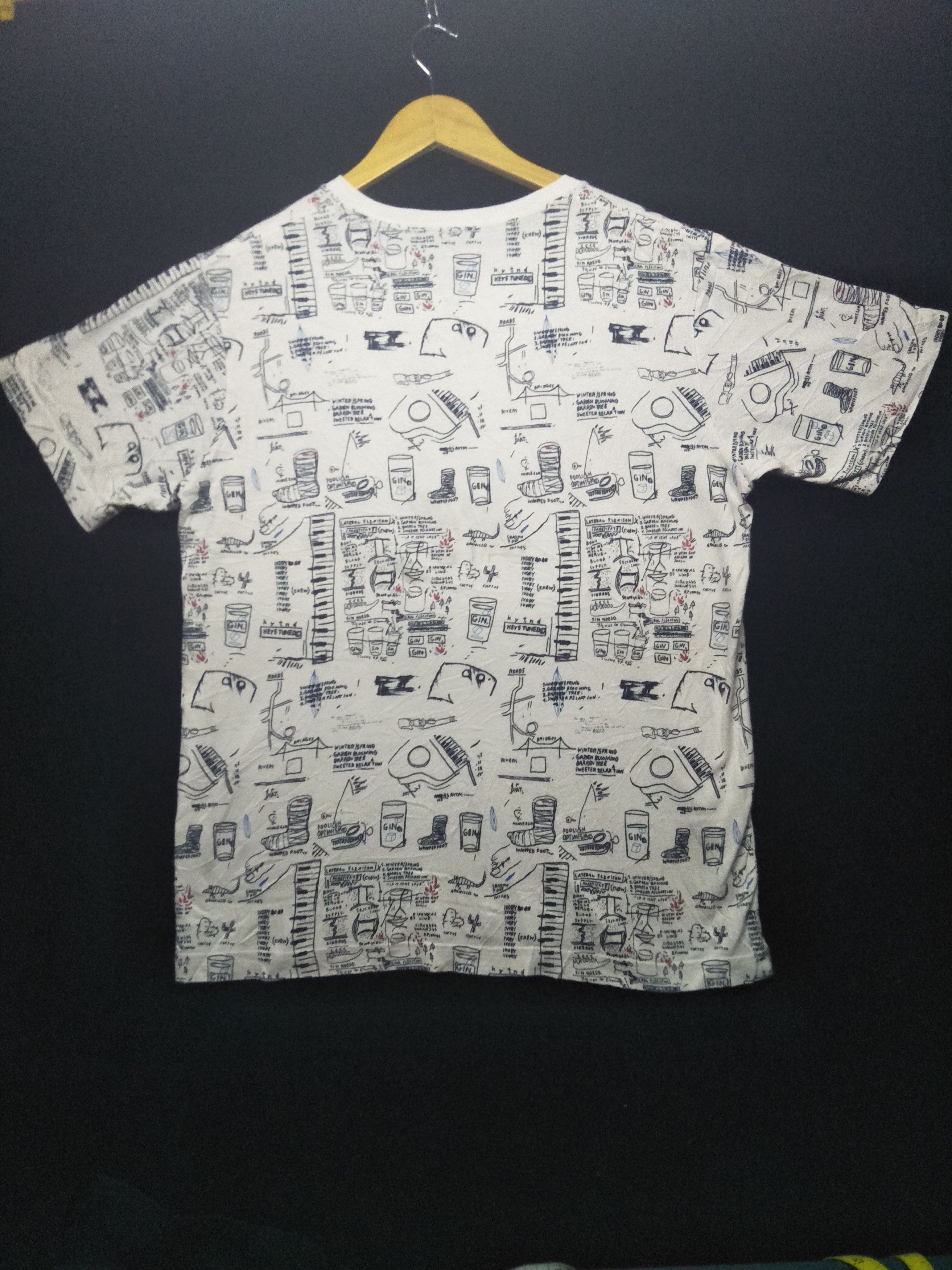 Jean-Michel Basquiat × Uniqlo Jean Michel Basquiat x Uniqlo MoMA Special Edition Size US L / EU 52-54 / 3 - 3 Thumbnail