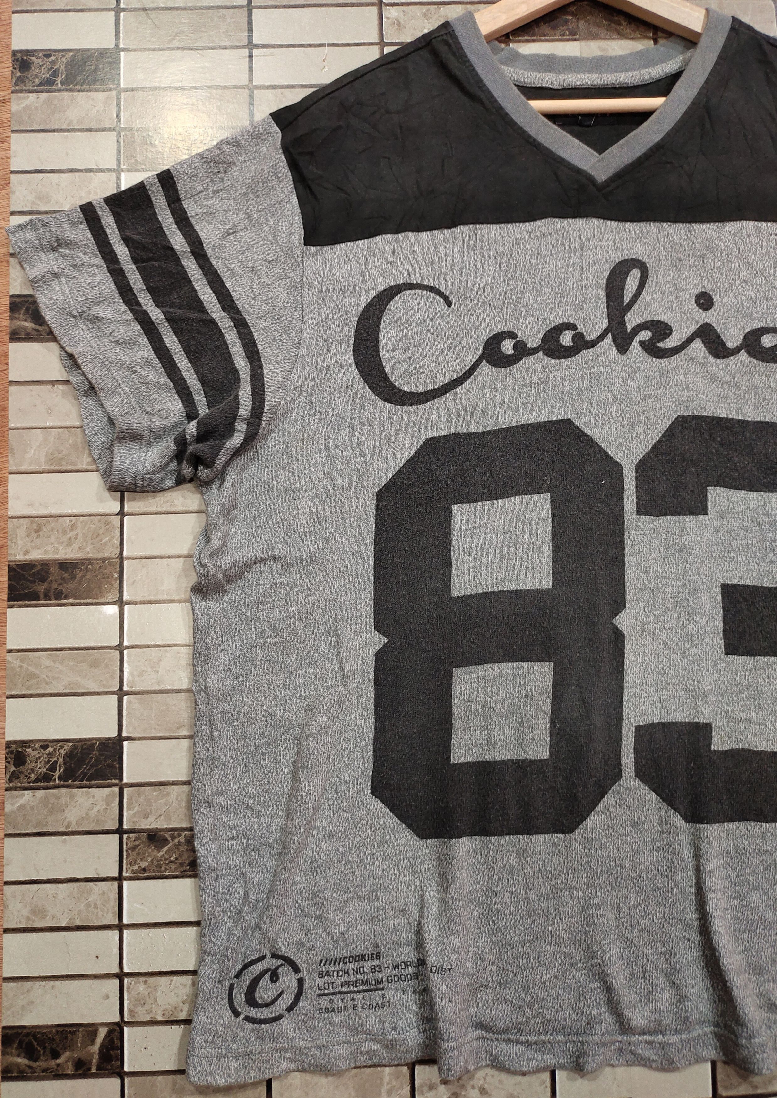 Cookies Cookies No 83 V neck tshirt Size US XL / EU 56 / 4 - 6 Thumbnail