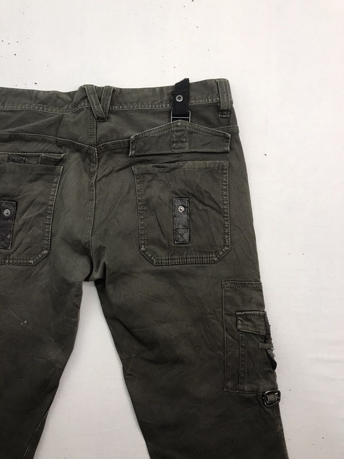 HIDEAWAYS Hideaways Distressed multipocket cargopants Size US 32 / EU 48 - 8 Thumbnail