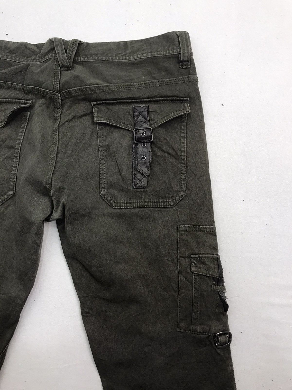 HIDEAWAYS Hideaways Distressed multipocket cargopants Size US 32 / EU 48 - 10 Thumbnail