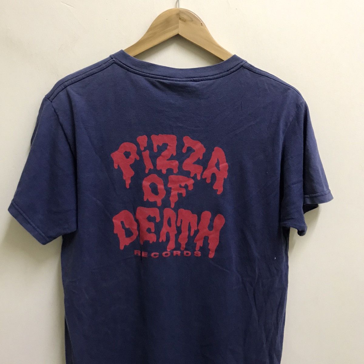 Band Tees SUN FADED💥VINTAGE 90s PIZZA OF DEAD RECORD TSHIRT Size US S / EU 44-46 / 1 - 3 Thumbnail