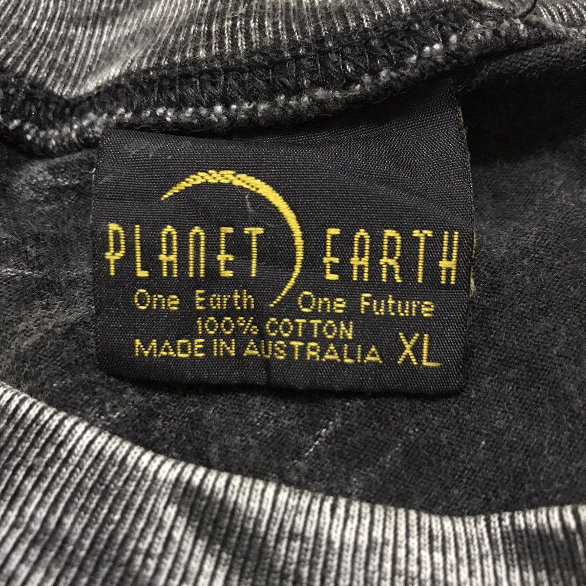 Vintage VINTAGE PLANET EIRTH BIGLOGO TSHIRT Size US L / EU 52-54 / 3 - 9 Thumbnail