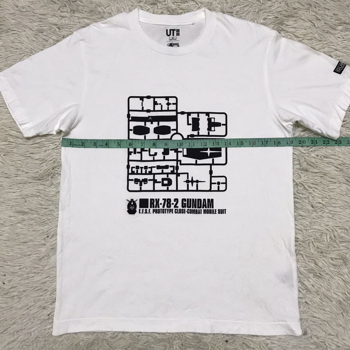 Anime Uniqlo x Gundam 40th anniversary anime tee Size US M / EU 48-50 / 2 - 12 Thumbnail