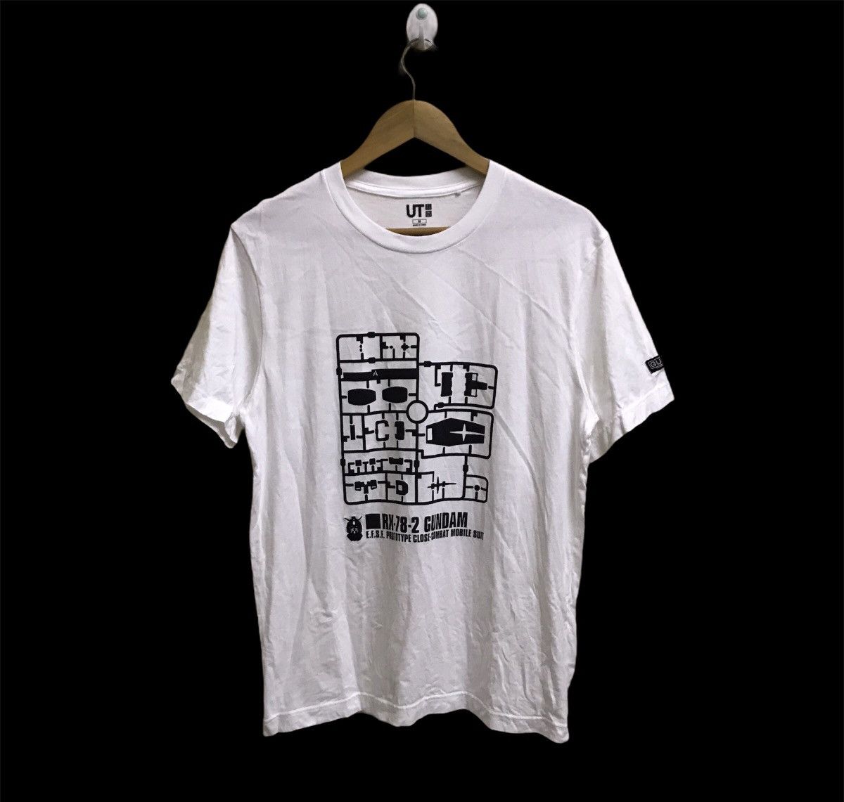 Anime Uniqlo x Gundam 40th anniversary anime tee Size US M / EU 48-50 / 2 - 1 Thumbnail