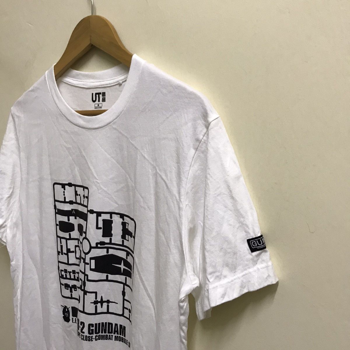 Anime Uniqlo x Gundam 40th anniversary anime tee Size US M / EU 48-50 / 2 - 5 Thumbnail
