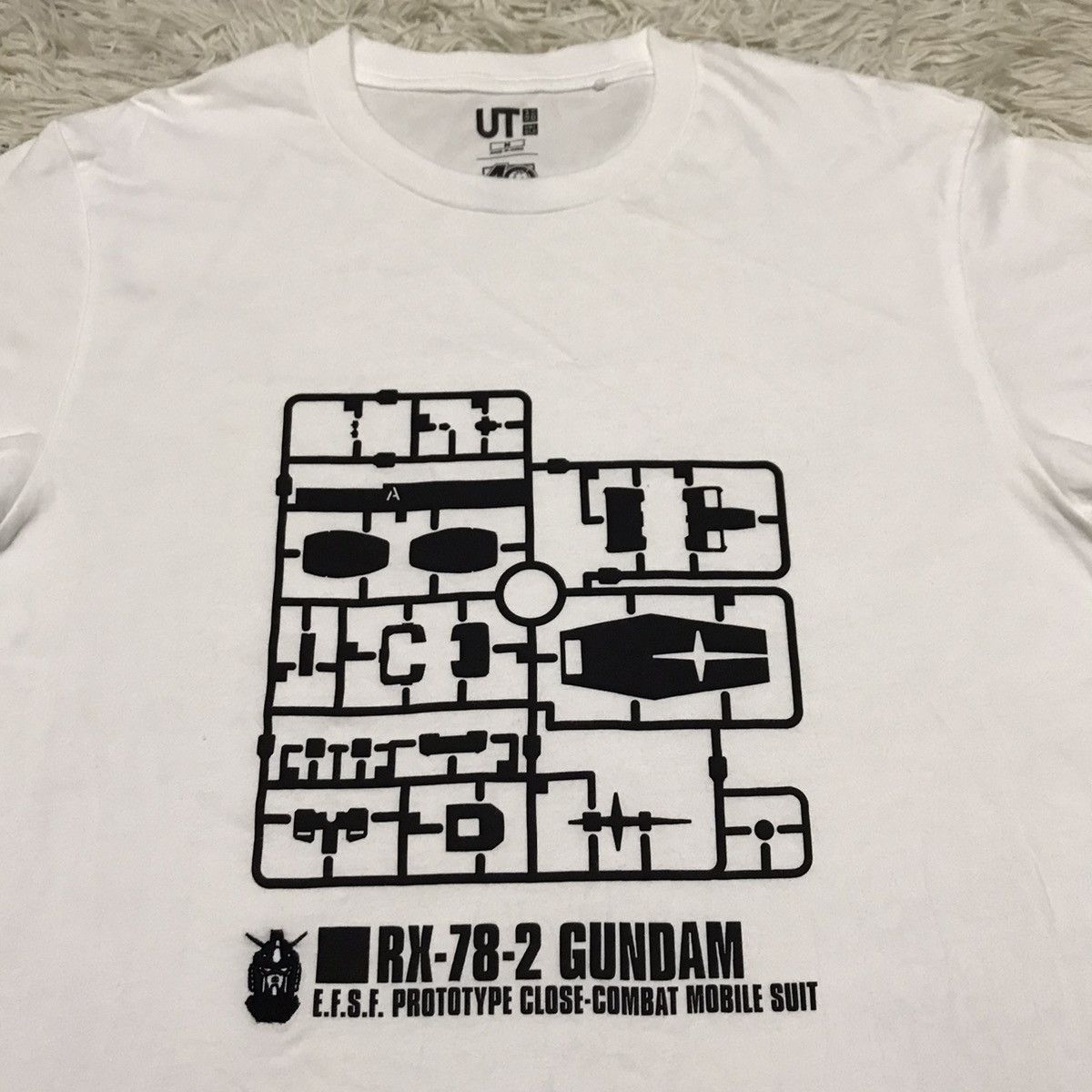 Anime Uniqlo x Gundam 40th anniversary anime tee Size US M / EU 48-50 / 2 - 10 Thumbnail