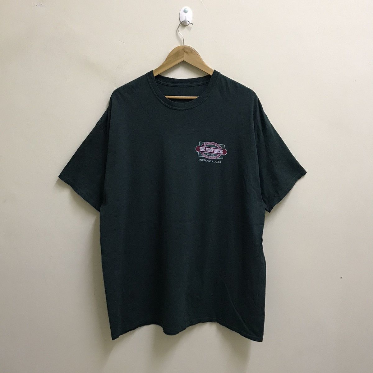 Vintage The Pump House Beartender Tshirt Size US XL / EU 56 / 4 - 8 Thumbnail