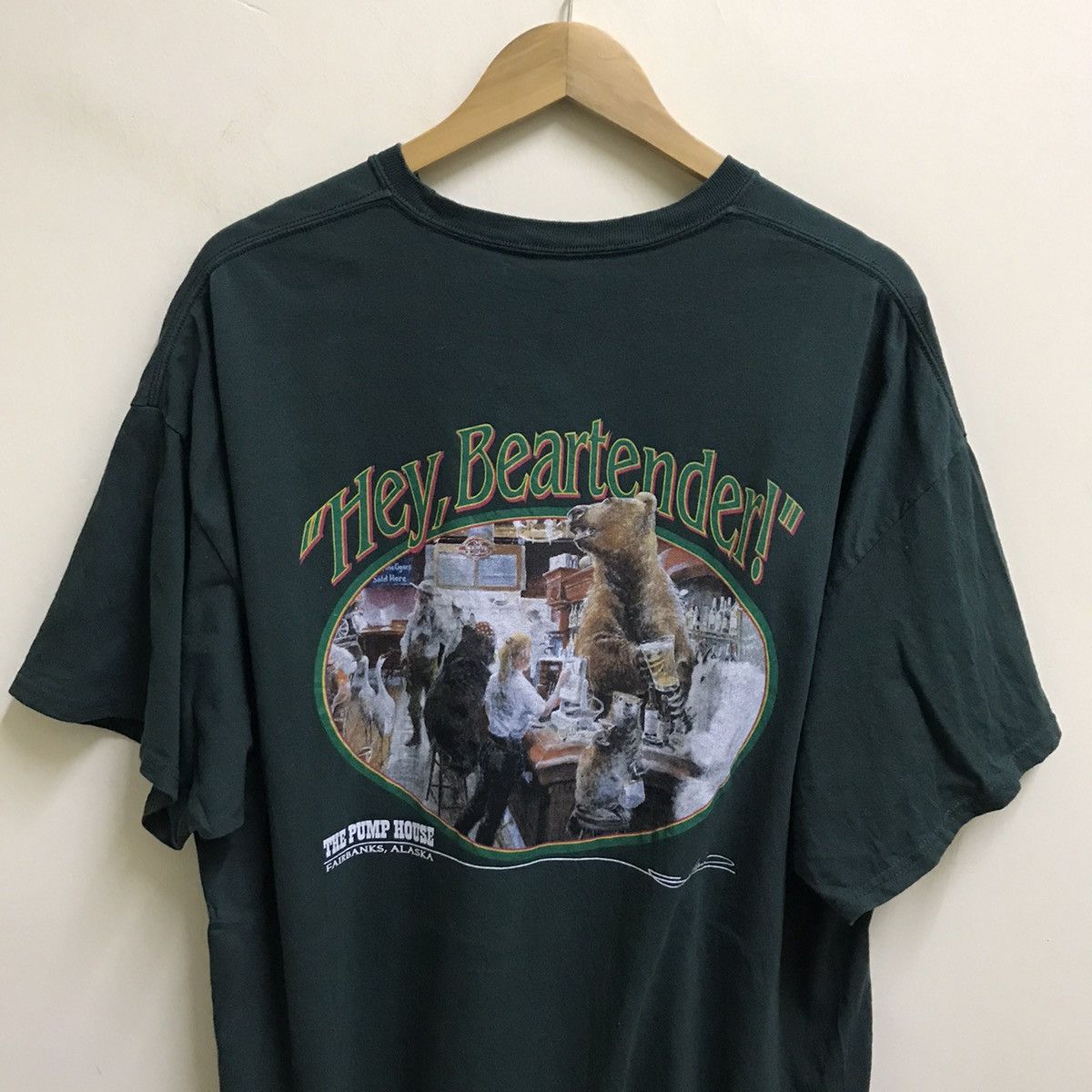 Vintage The Pump House Beartender Tshirt Size US XL / EU 56 / 4 - 6 Thumbnail