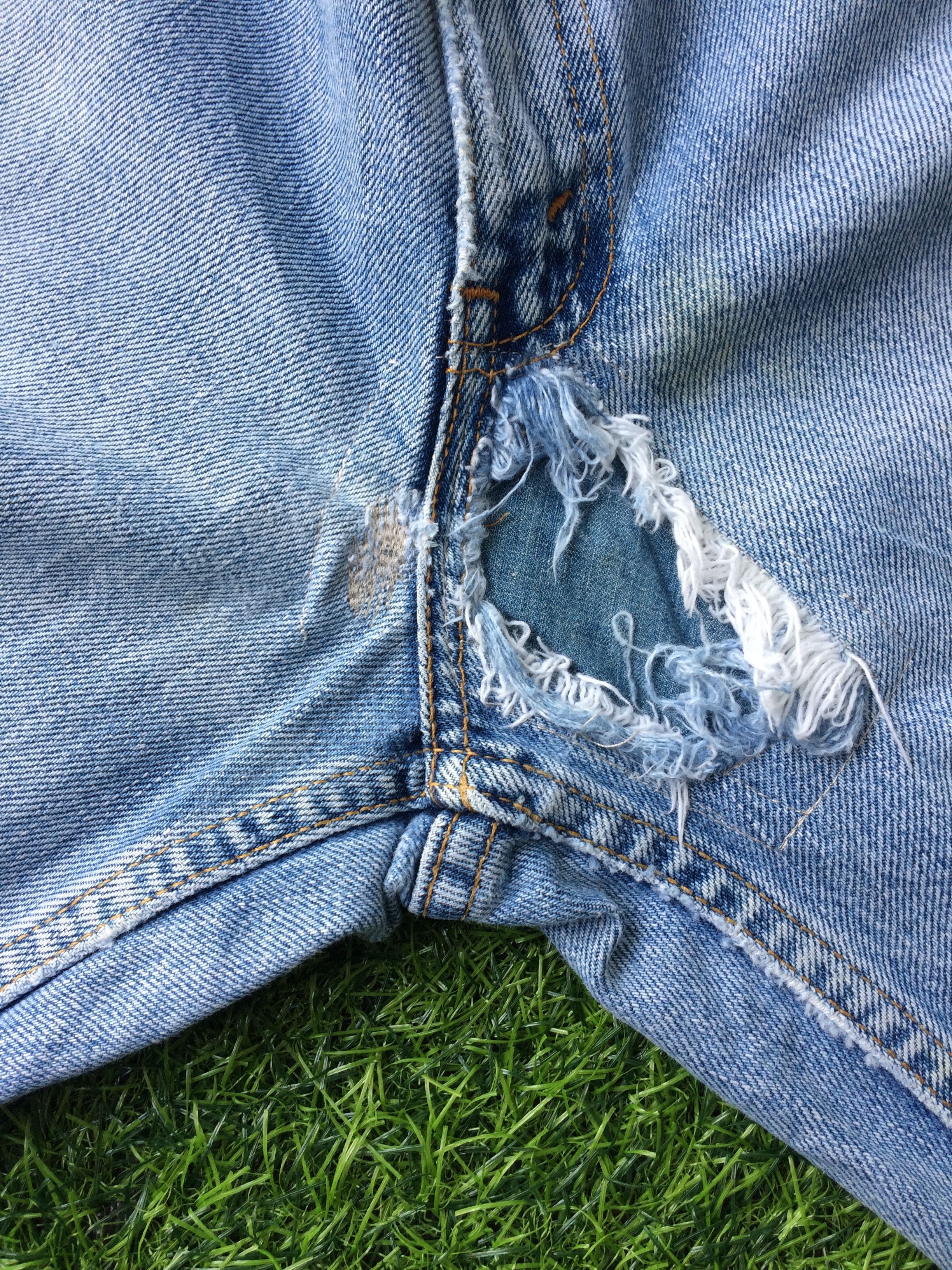 Levi's Levis 560 Ripped Jeans #B-345 Size US 37 - 4 Thumbnail