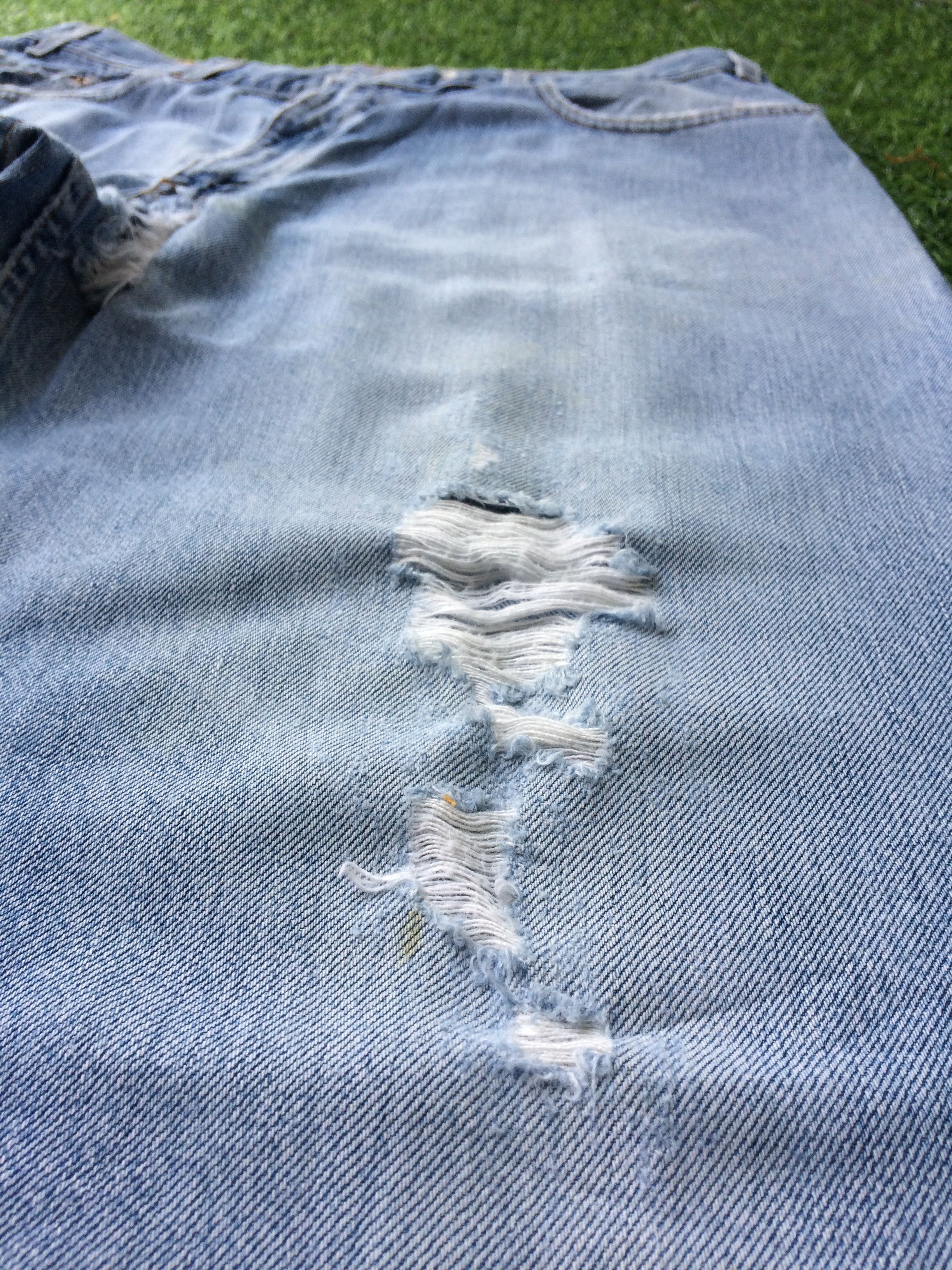 Levi's Levis 560 Ripped Jeans #B-345 Size US 37 - 6 Thumbnail