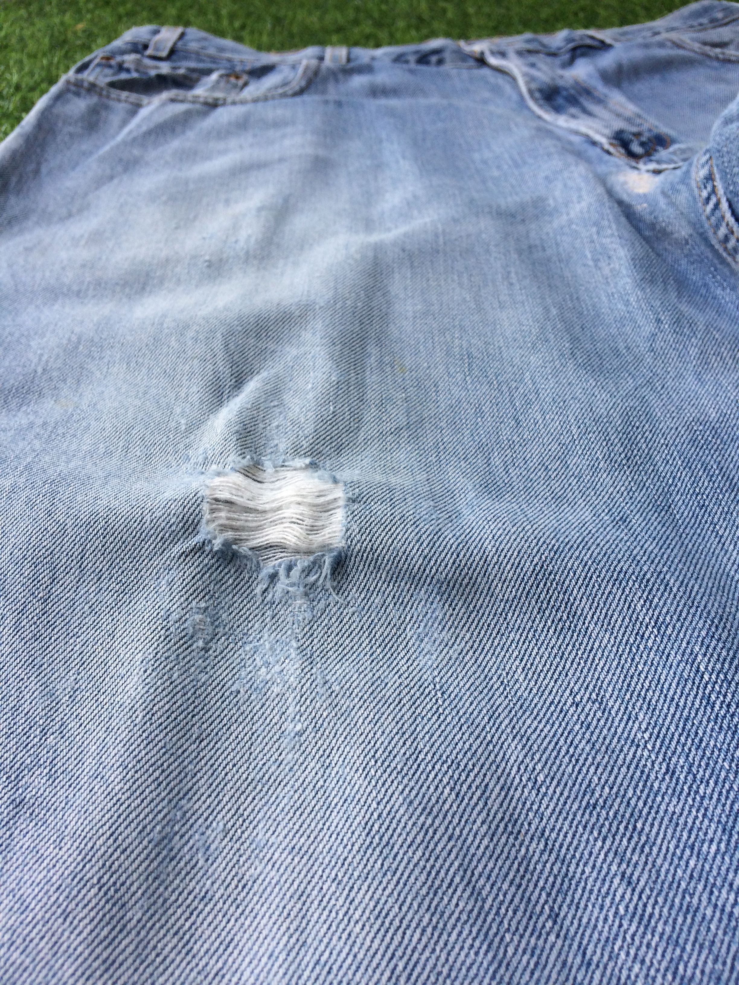 Levi's Levis 560 Ripped Jeans #B-345 Size US 37 - 5 Thumbnail