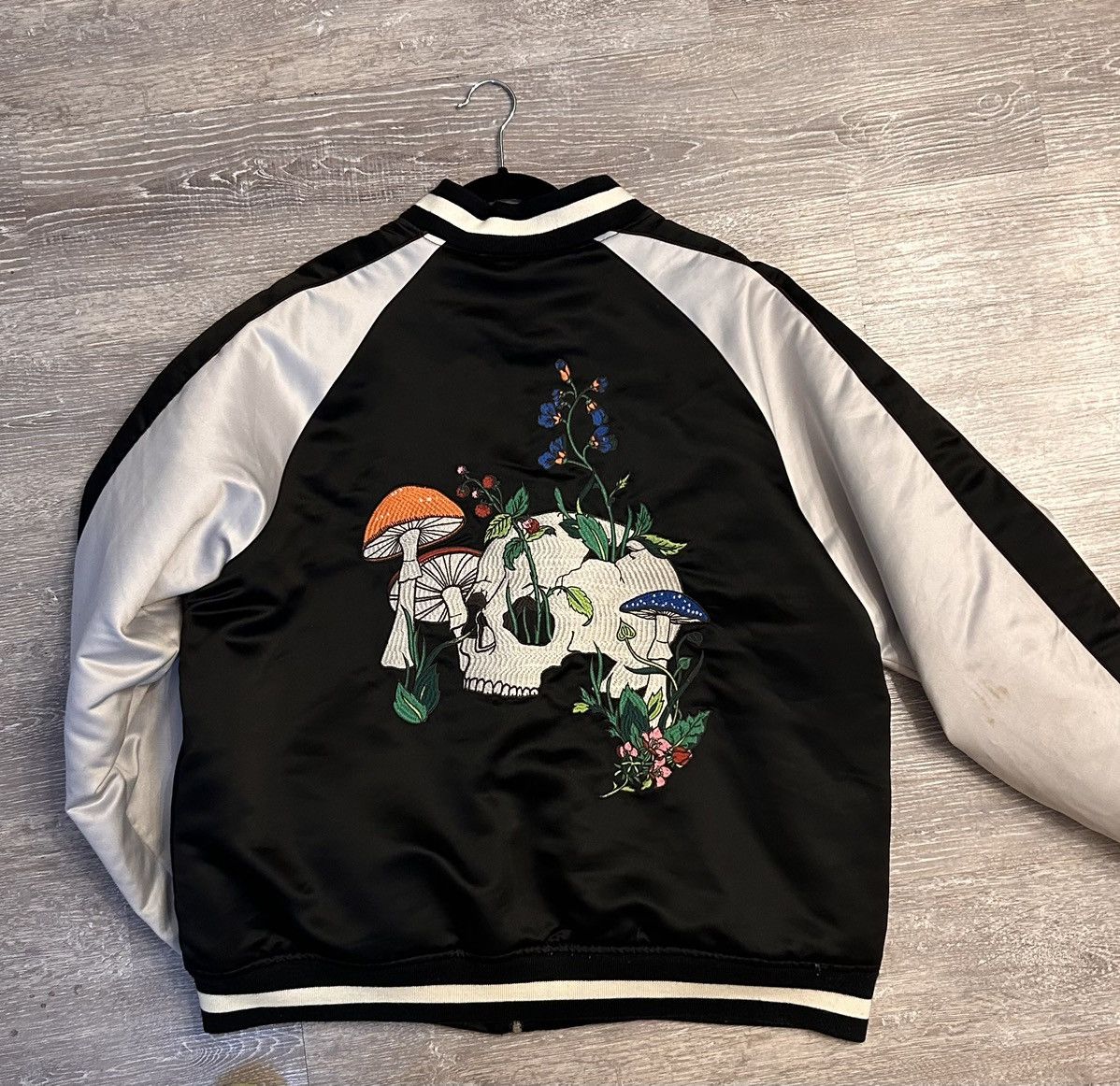 Japanese Brand × Urban Outfitters Skull Embroidered Souvenir Jacket XL Size US XL / EU 56 / 4 - 1 Thumbnail
