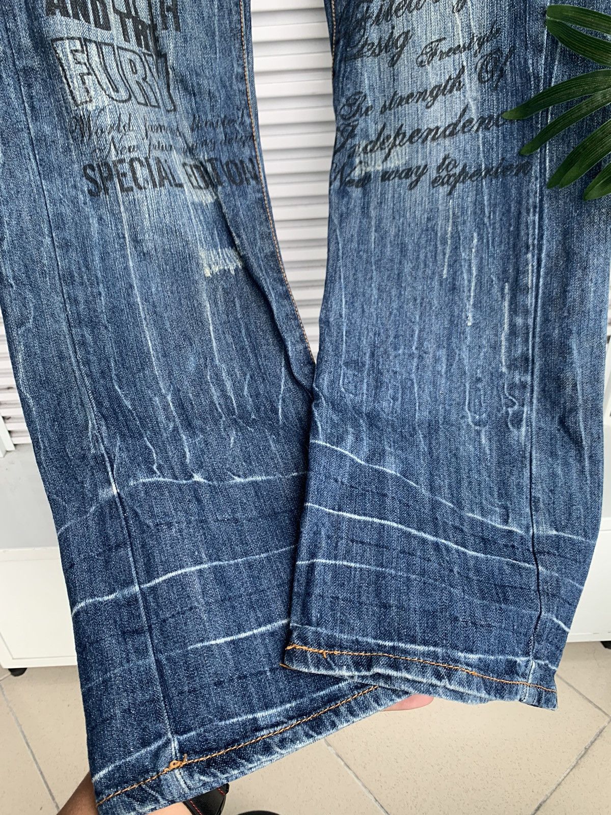 20471120 Red Diamond Gangs of Apocalypse Punk Printed Denim Pants Size US 32 / EU 48 - 6 Thumbnail