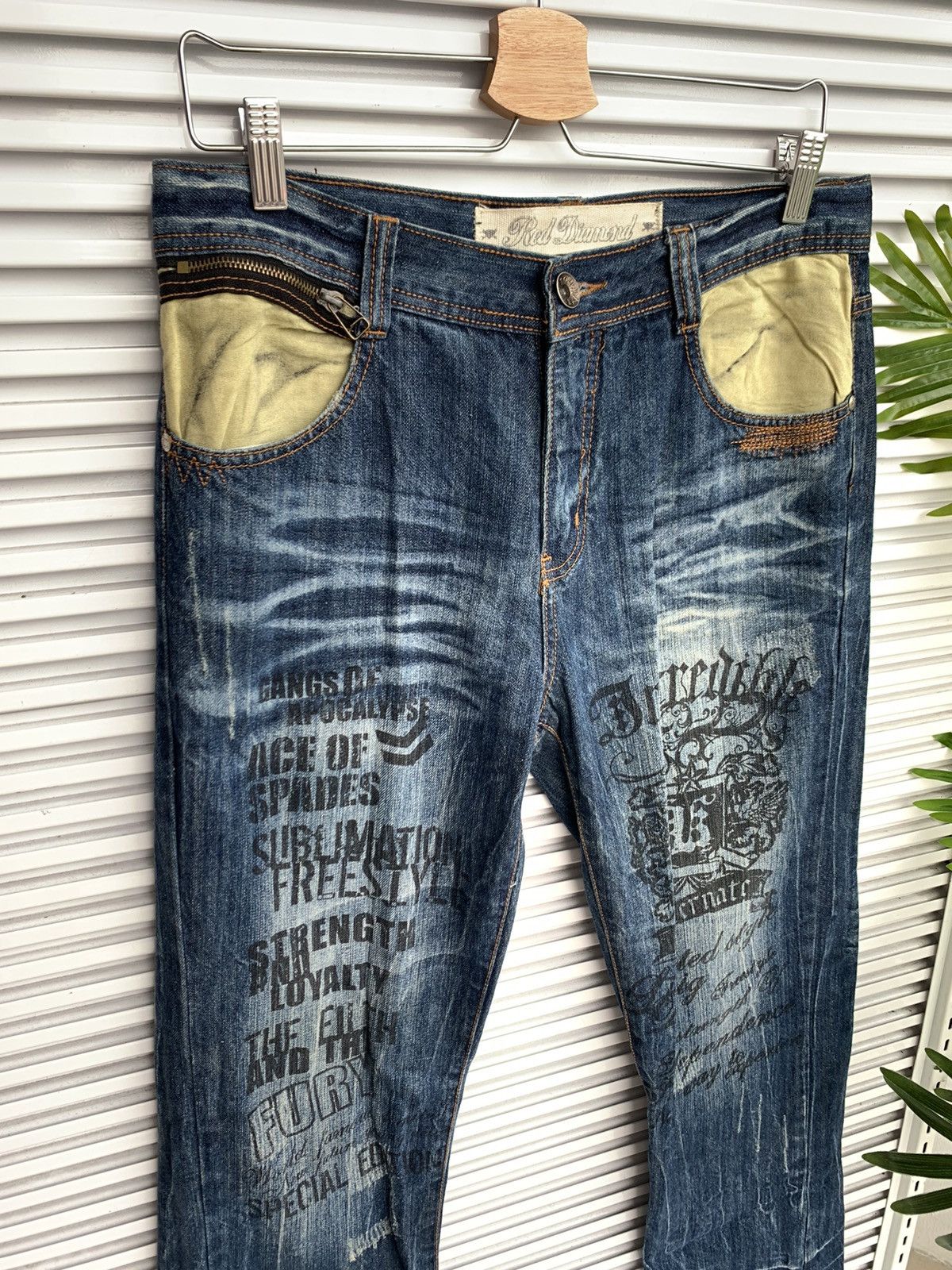 20471120 Red Diamond Gangs of Apocalypse Punk Printed Denim Pants Size US 32 / EU 48 - 3 Thumbnail