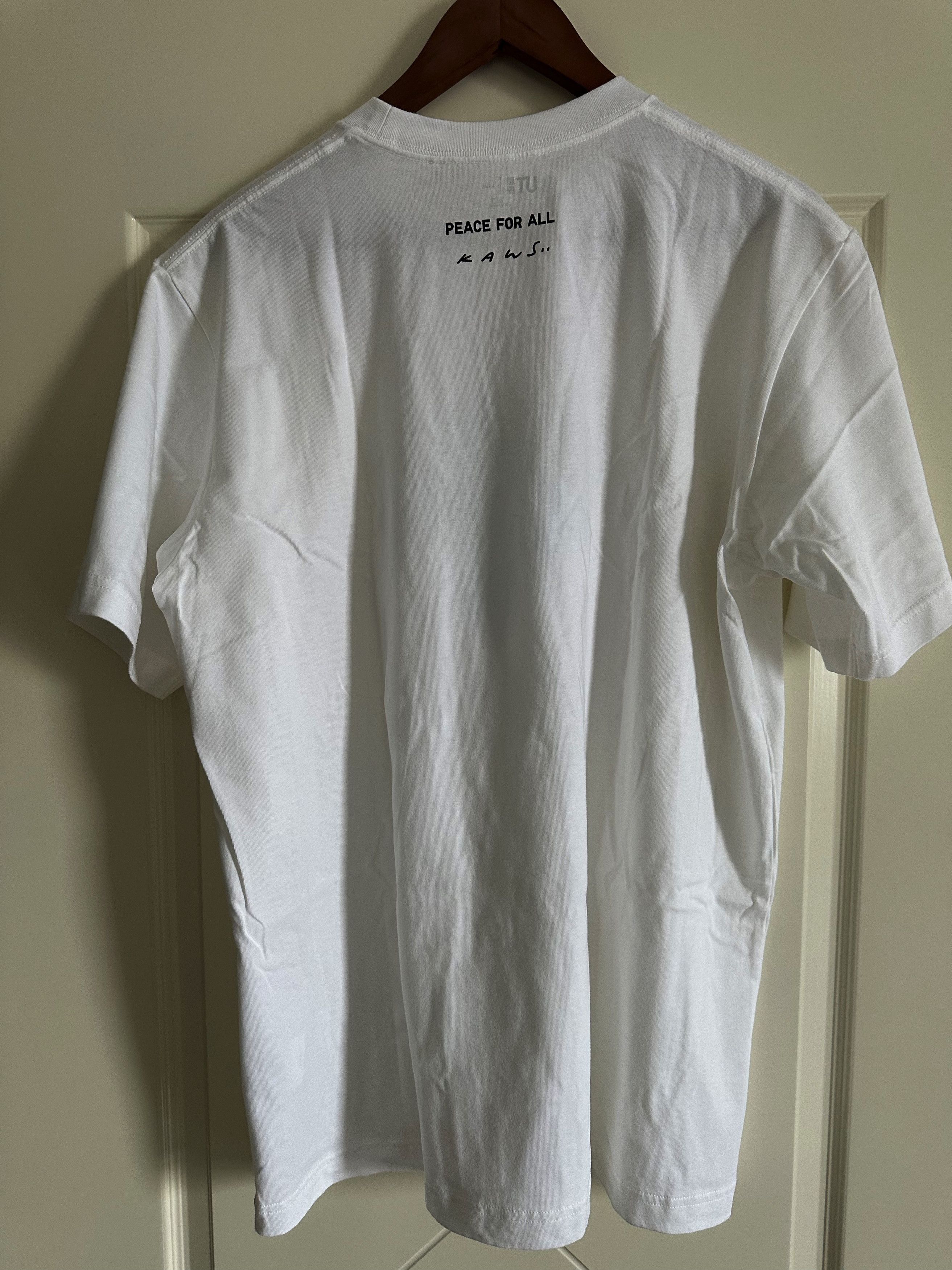 Kaws × Uniqlo Uniqlo x Kaws PEACE FOR ALL Graphic T-shirt Size US XL / EU 56 / 4 - 4 Thumbnail