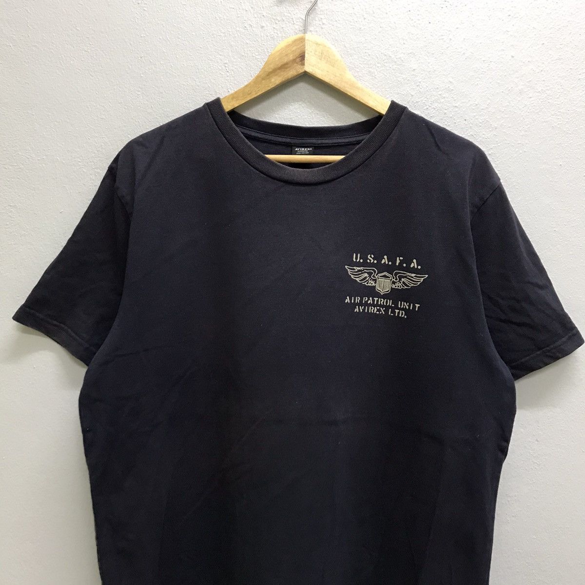 Avirex Vintage Avirex air patrol unit Tshirt Size US L / EU 52-54 / 3 - 7 Thumbnail