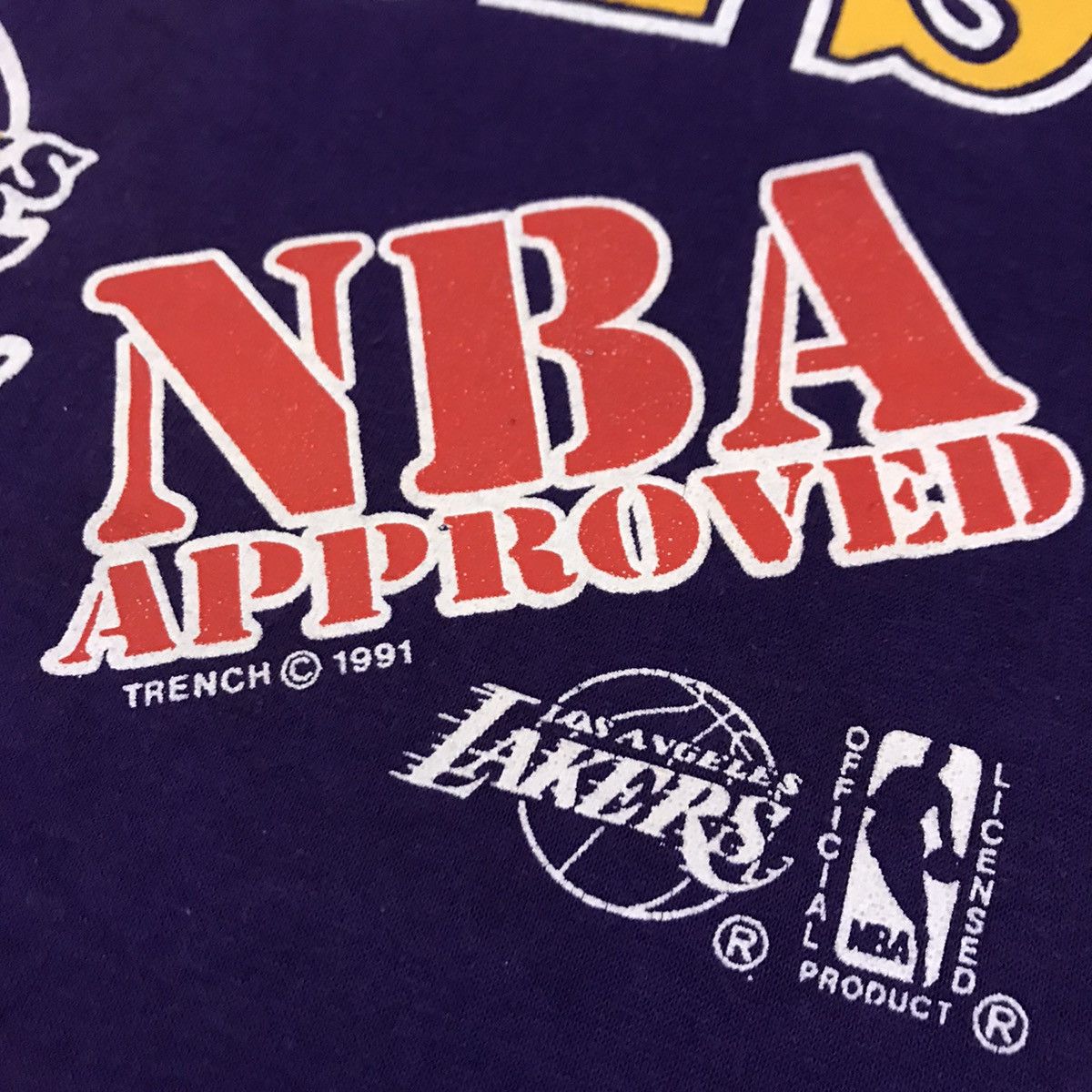 NBA Vintage 90s Nba Los Angeles Lakers Basketball Tshirt Size US S / EU 44-46 / 1 - 9 Thumbnail