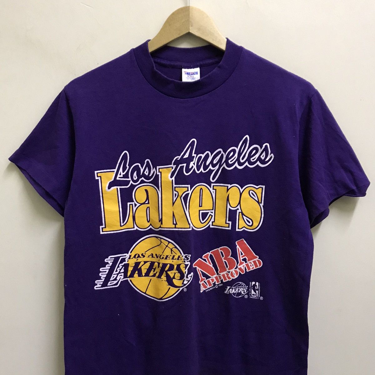 NBA Vintage 90s Nba Los Angeles Lakers Basketball Tshirt Size US S / EU 44-46 / 1 - 4 Thumbnail