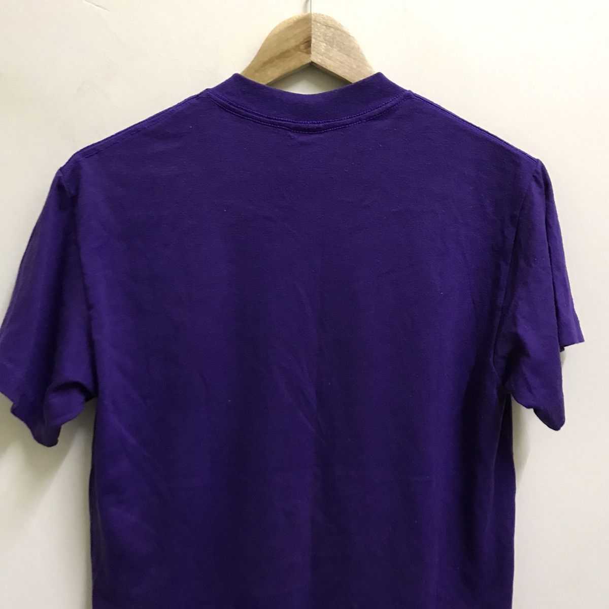 NBA Vintage 90s Nba Los Angeles Lakers Basketball Tshirt Size US S / EU 44-46 / 1 - 7 Thumbnail