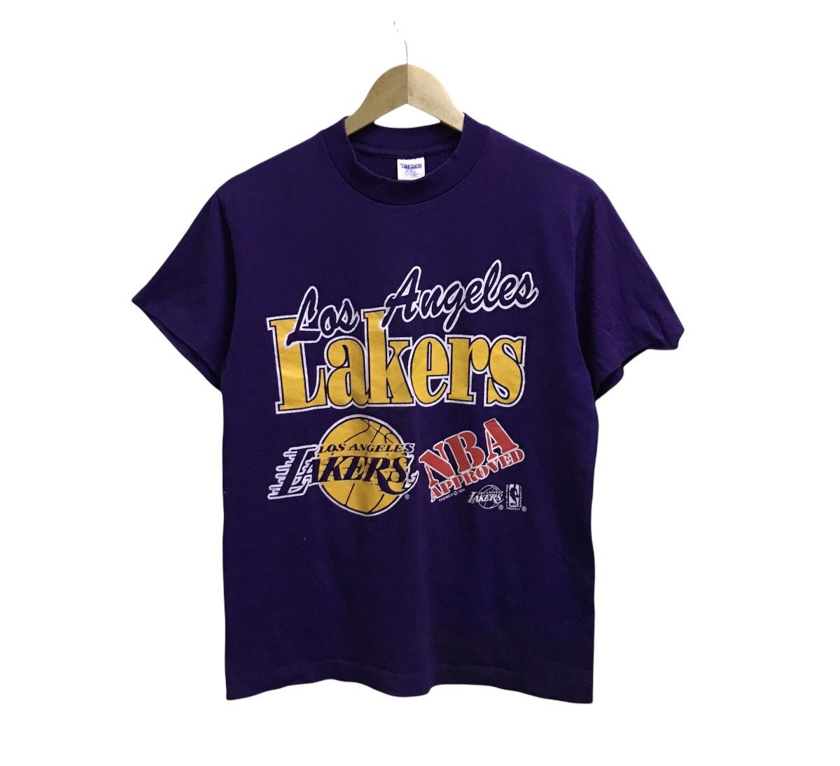 NBA Vintage 90s Nba Los Angeles Lakers Basketball Tshirt Size US S / EU 44-46 / 1 - 1 Thumbnail