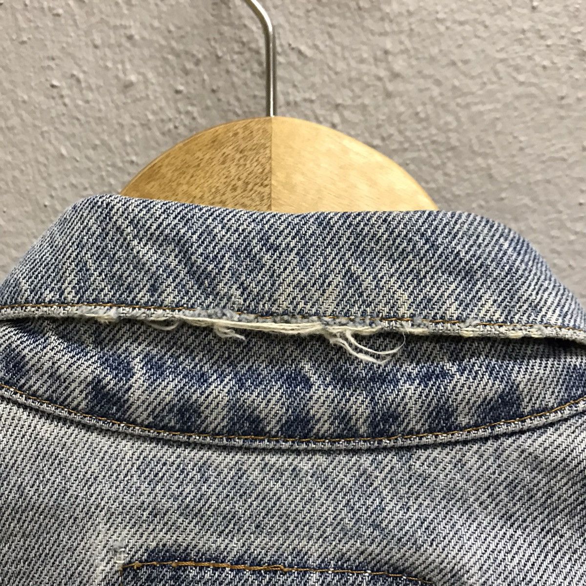 Levi's × Levi's Vintage Clothing × Vintage Vintage 90s Levis Trucker Denim Jacket Size S / US 4 / IT 40 - 9 Thumbnail