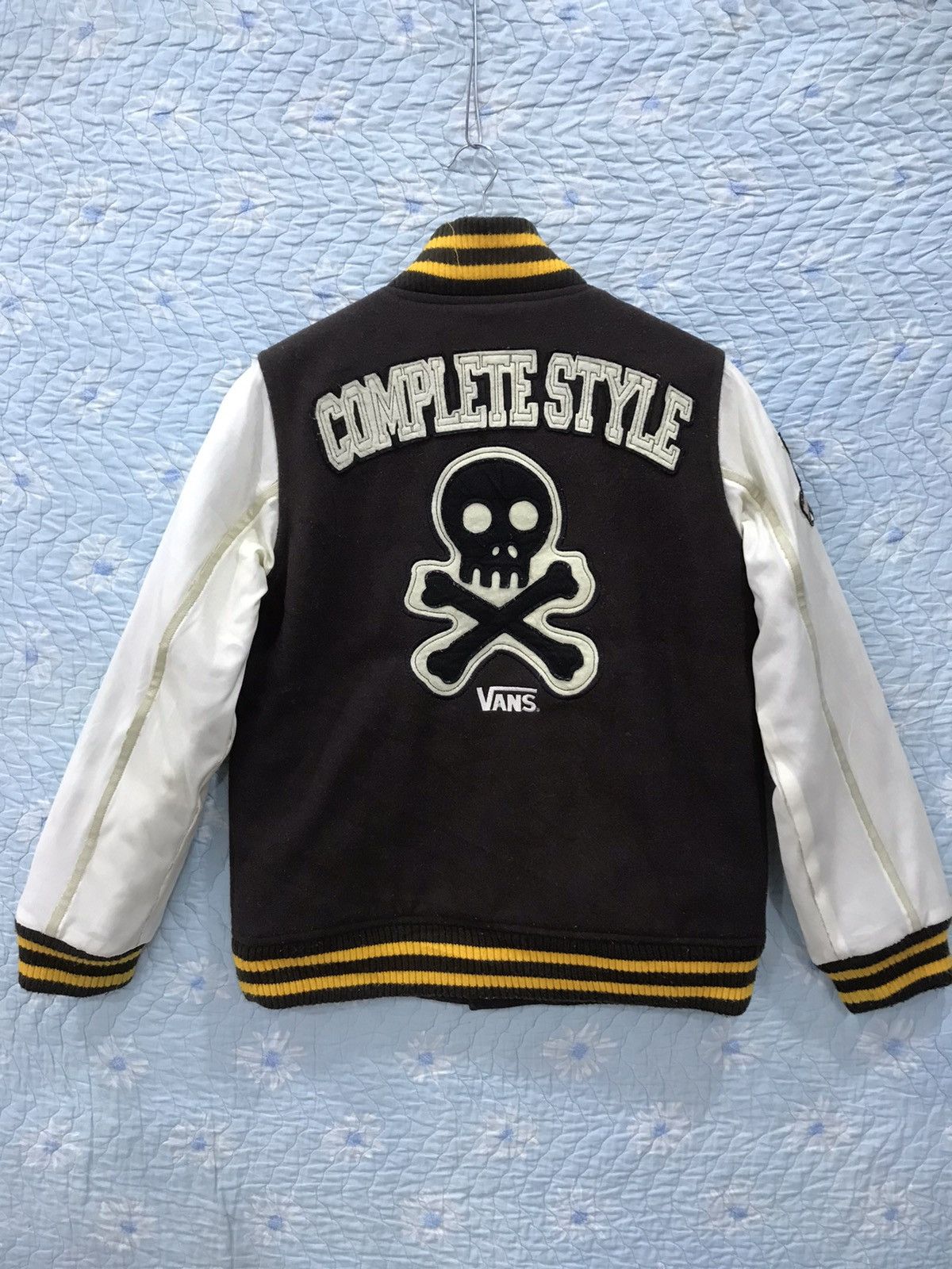 VANS VARSITY JACKET FASH STYLE (SLEEVE DEFECT)