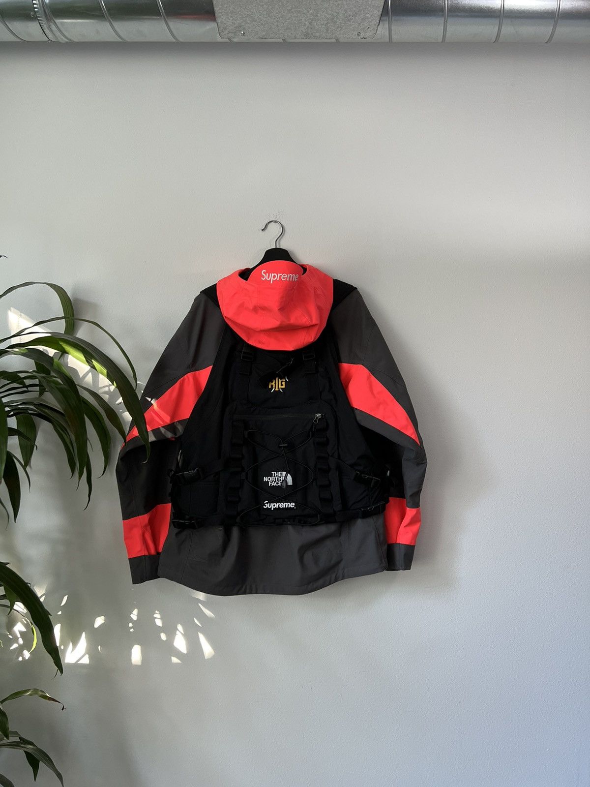 Supreme × The North Face SS 20 RTG Jacket + Vest Size US L / EU 52-54 / 3 - 7 Thumbnail