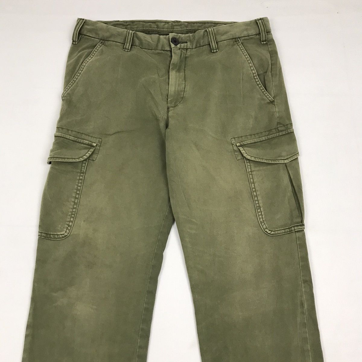 Uniqlo Uniqlo Tactical Casual Multi Pocket Cargo Pants Size US 34 / EU 50 - 2 Thumbnail