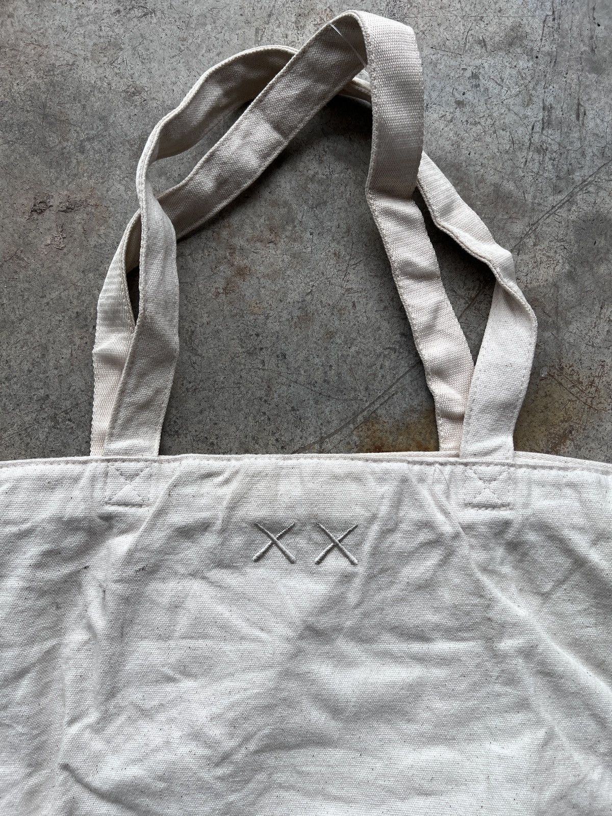 Kaws Kaws X Uniqlo Japanese Brand Canvas Totebag Size ONE SIZE - 4 Thumbnail